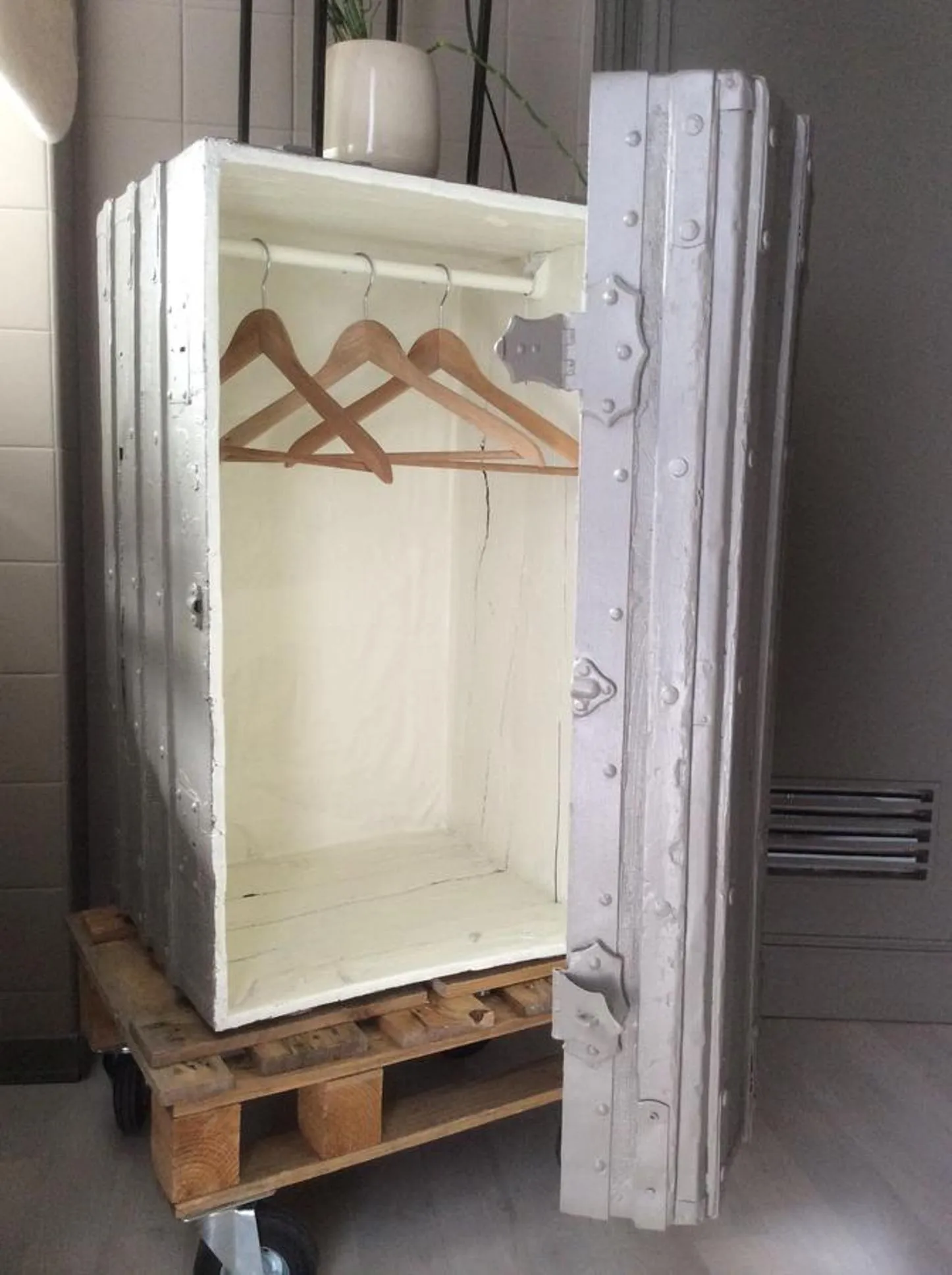 Decorative detail in Bed+Art Milano Centrale