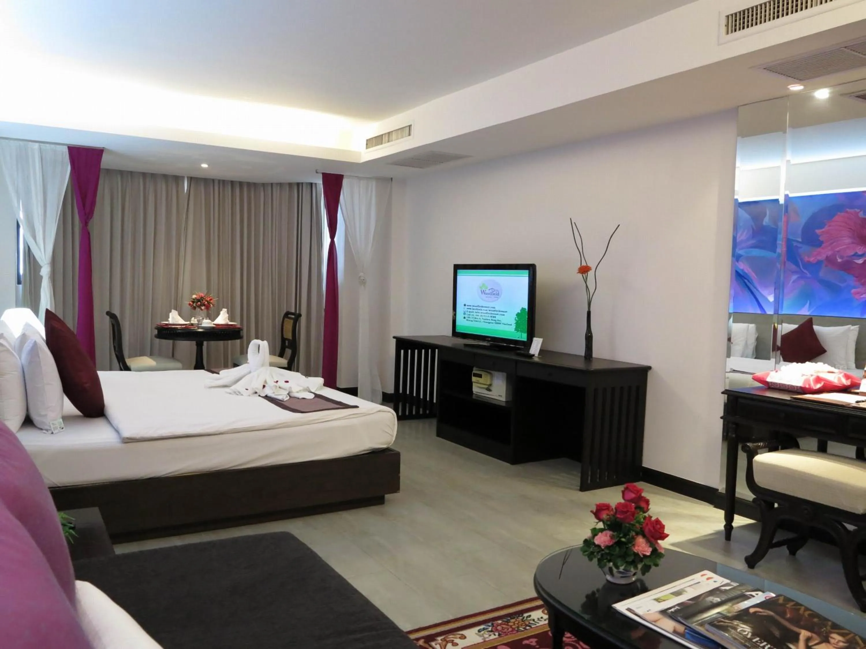 Photo of the whole room, Bed in The Grand Sathorn