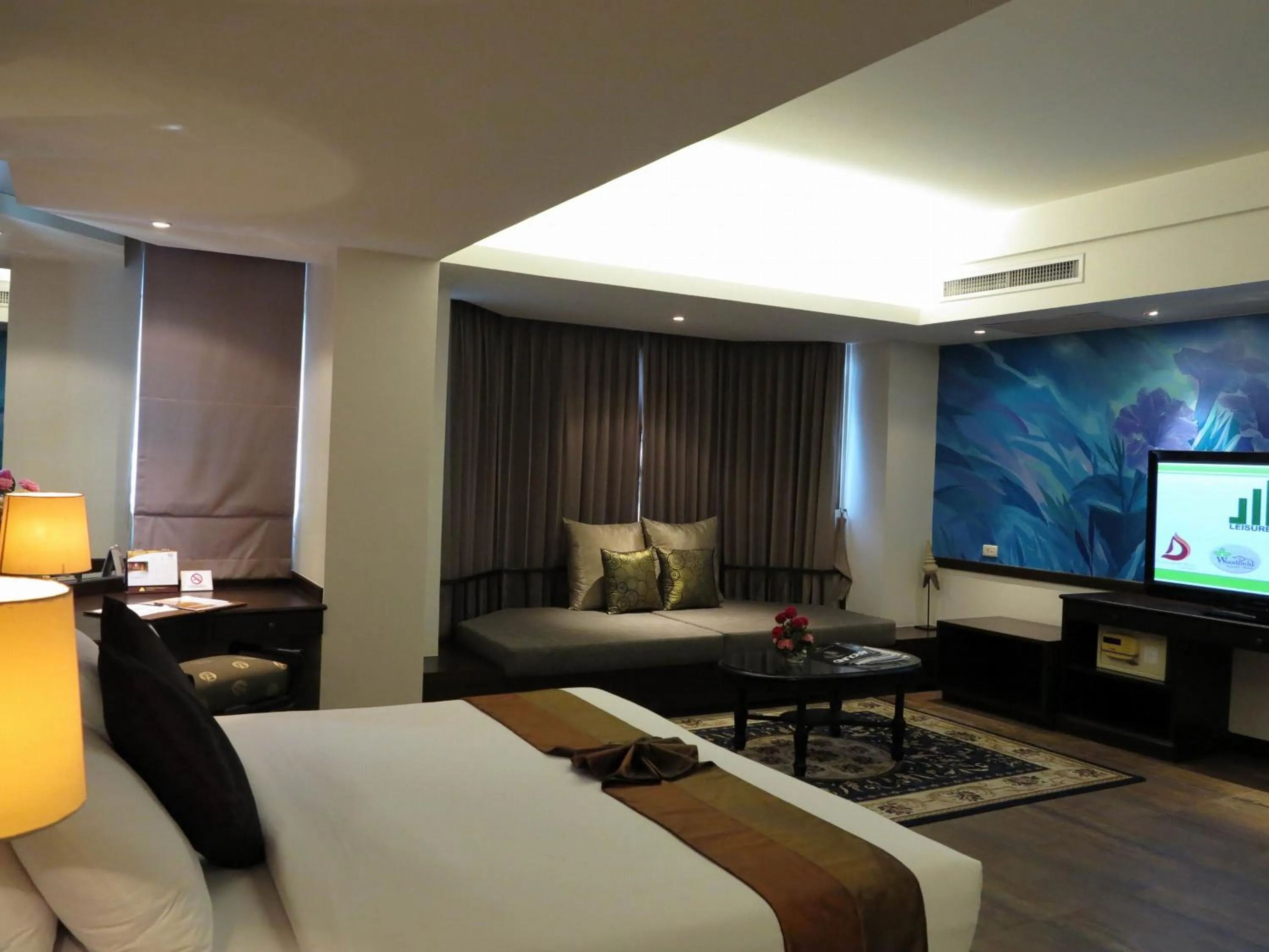 Photo of the whole room, Bed in The Grand Sathorn