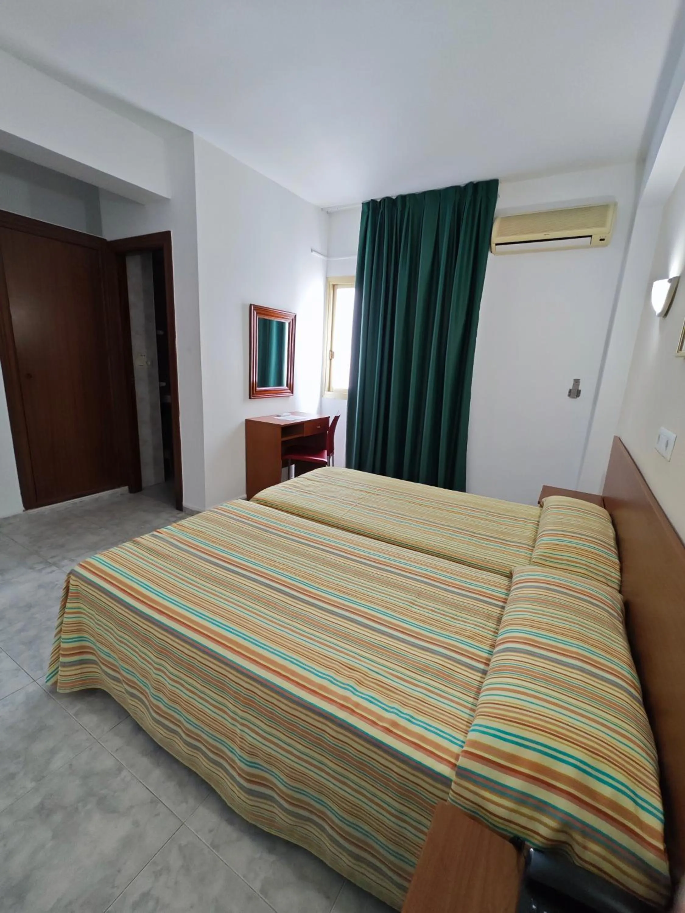 Photo of the whole room, Bed in Hotel Camposol