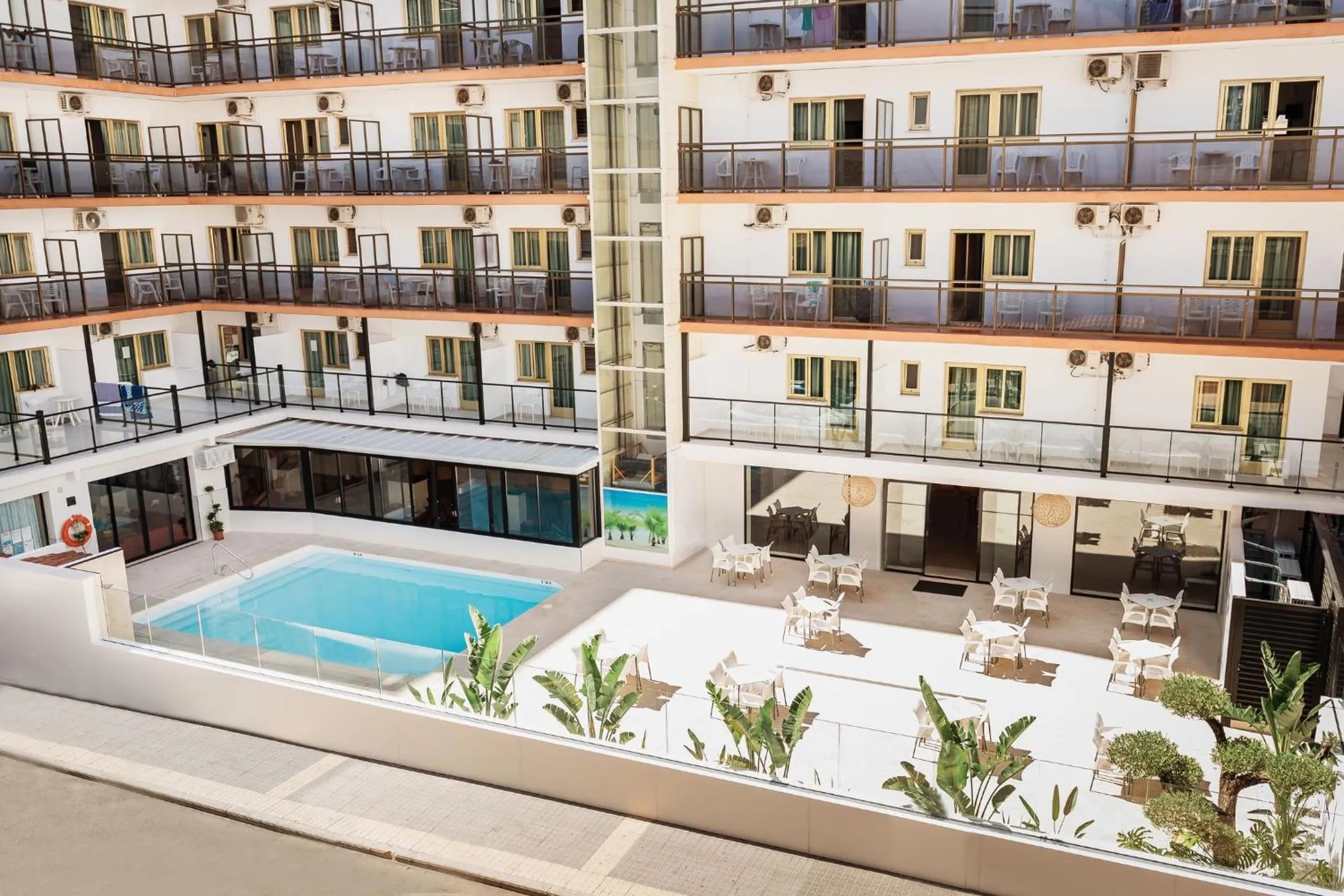 Property building in Hotel Camposol