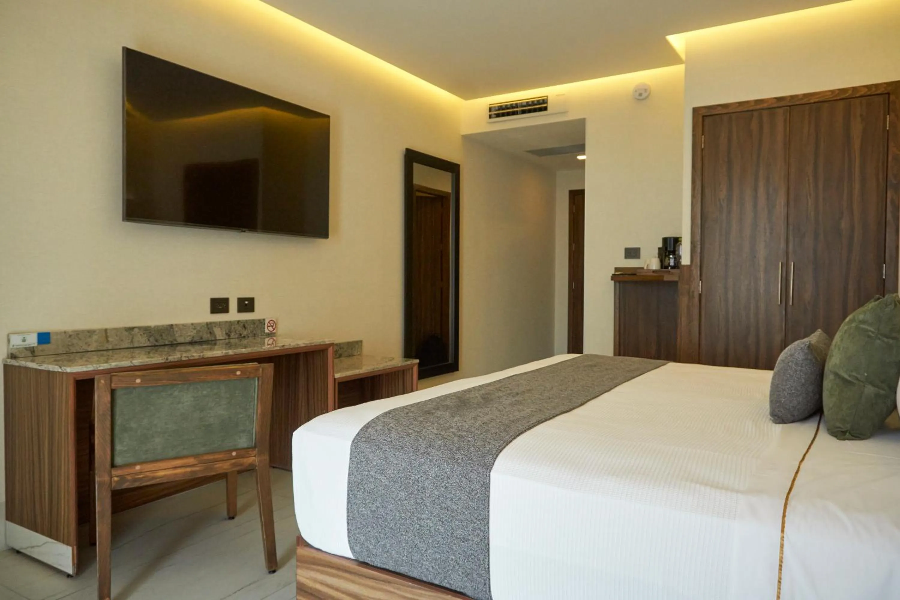 Photo of the whole room, Bed in Hotel Antré Chapultepec