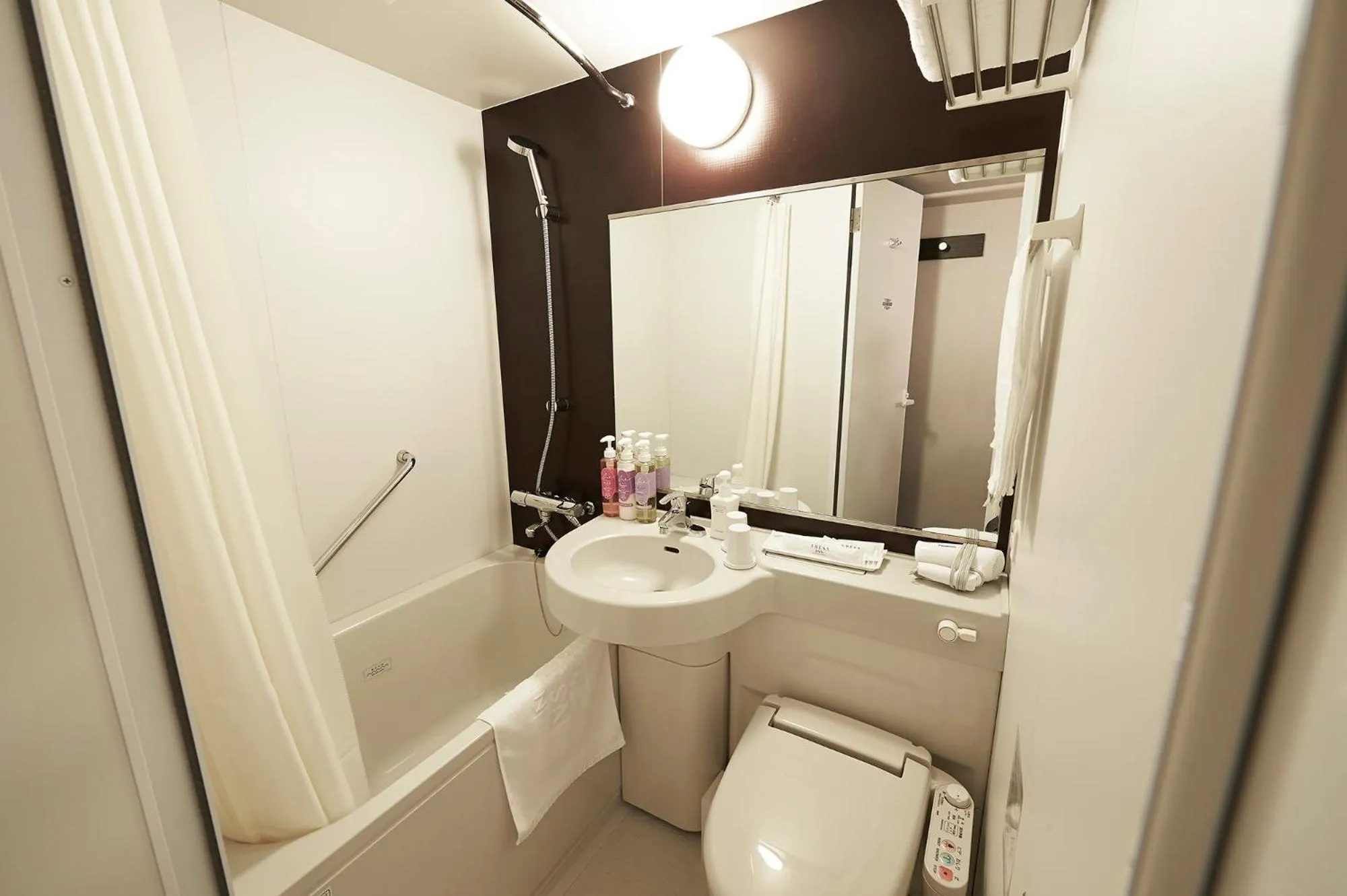 Bathroom in Sotetsu Fresa Inn Ochanomizu Jimbocho