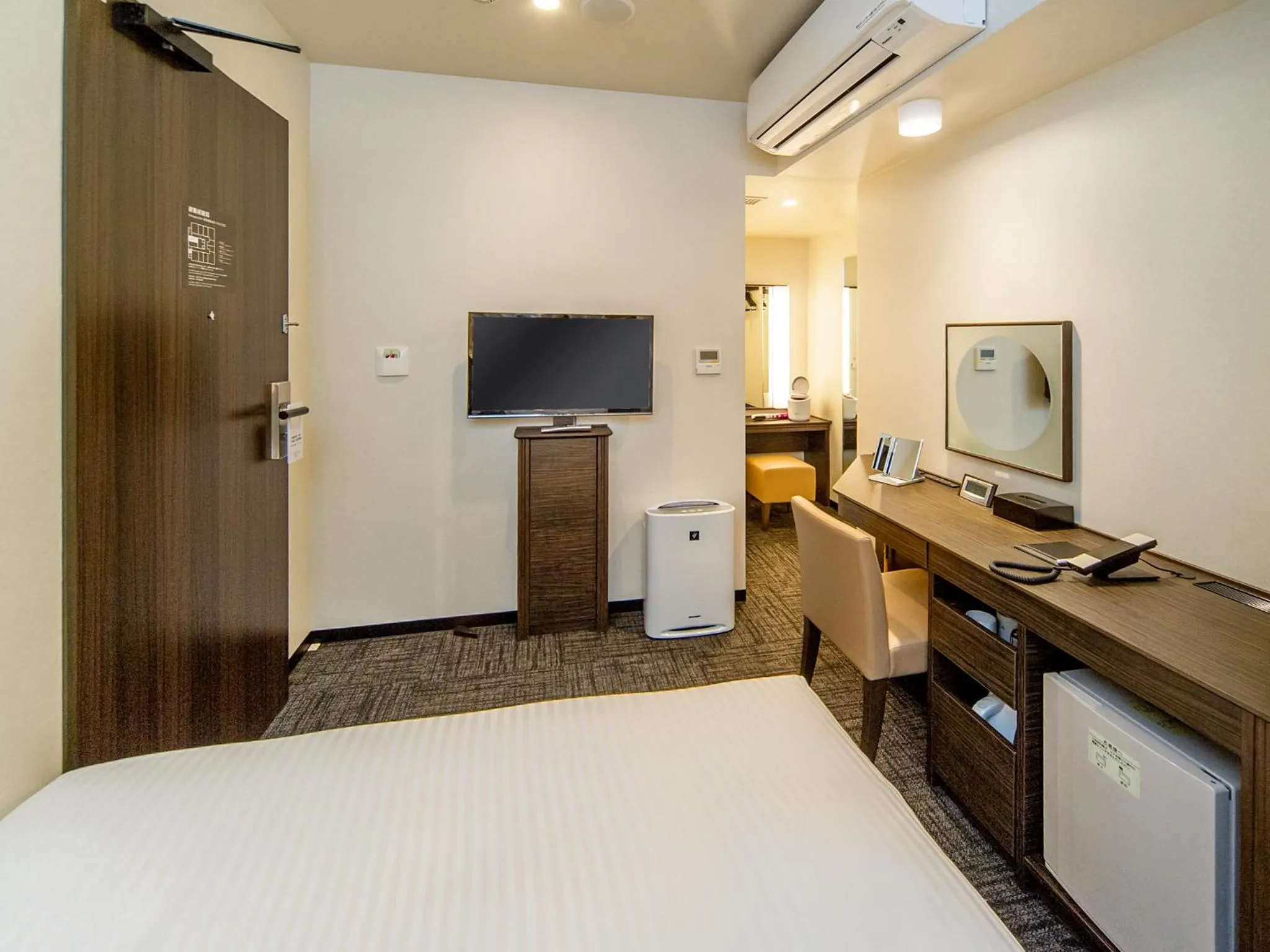 Photo of the whole room, Bed in Sotetsu Fresa Inn Ochanomizu Jimbocho