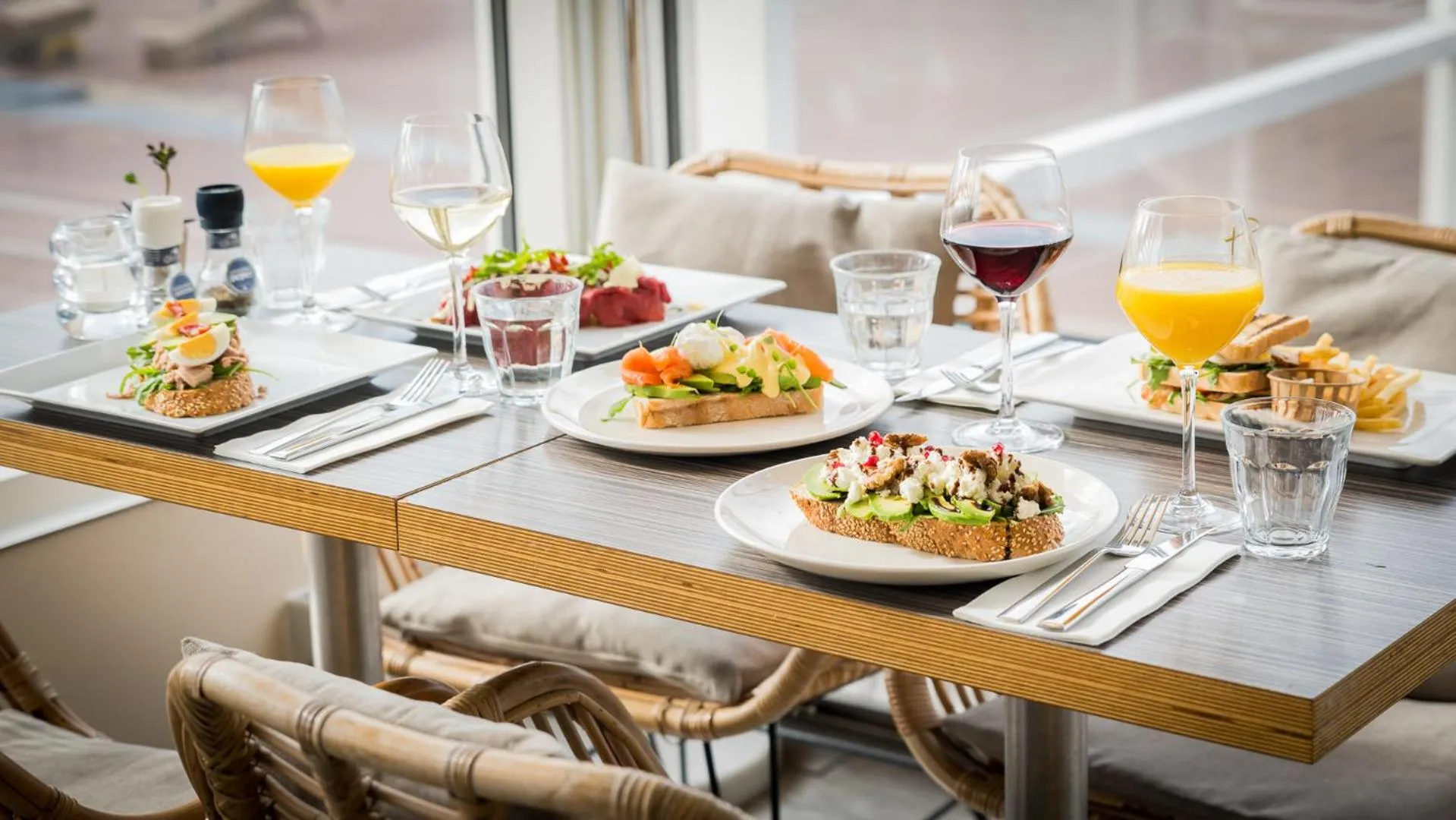 Lunch in Prominent Inn Hotel