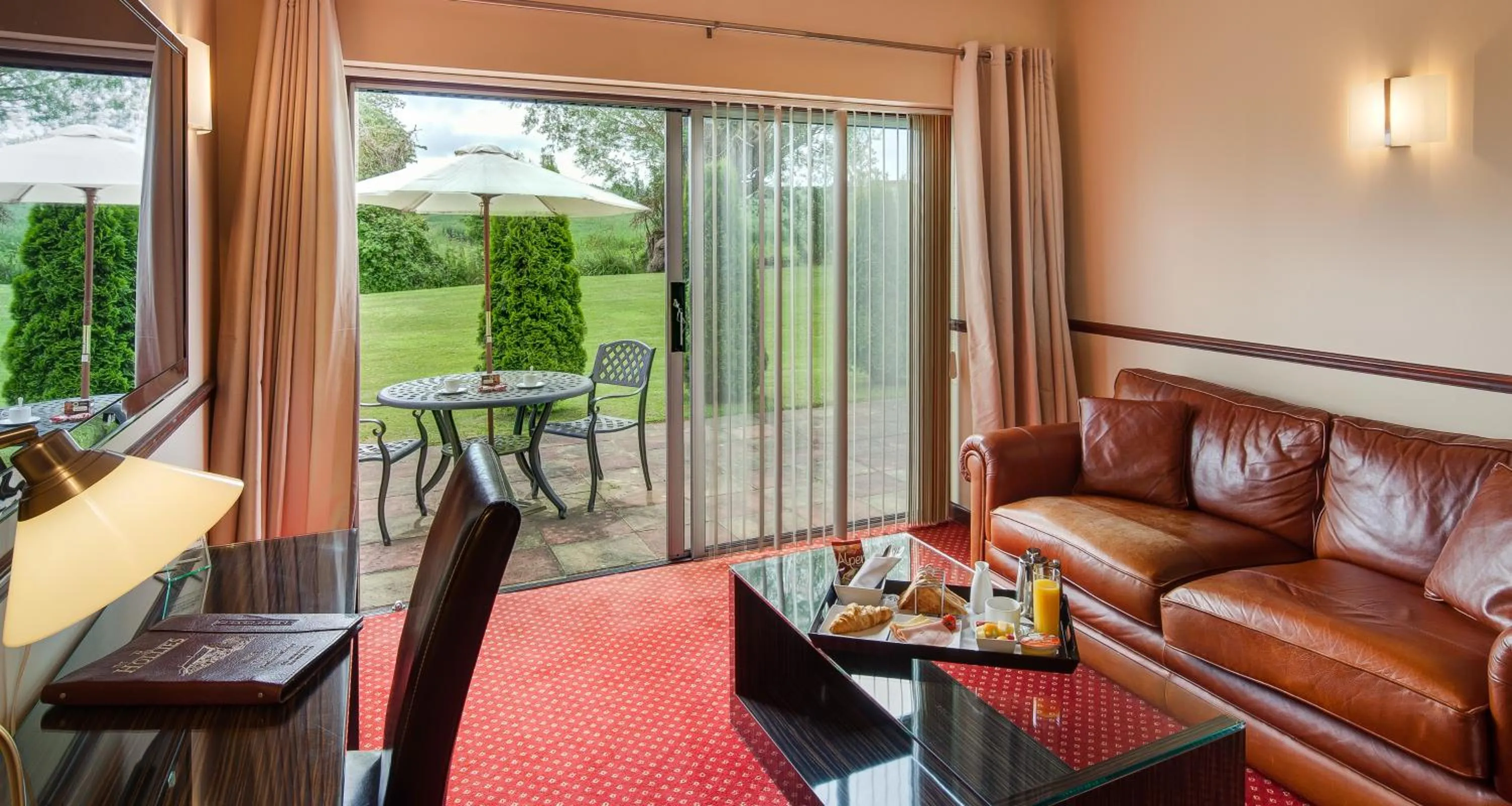 Living room in Hollies Hotel