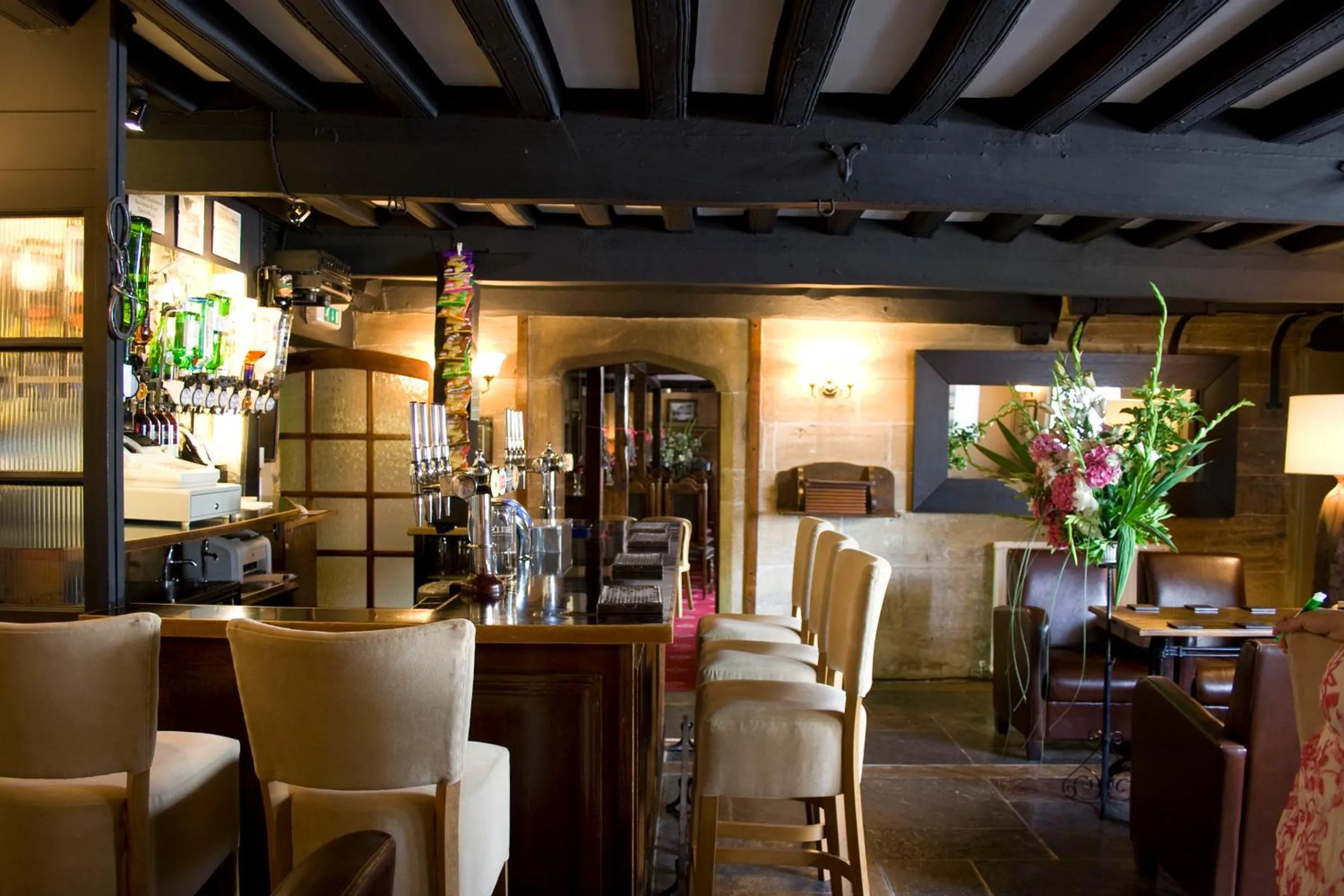 Restaurant/places to eat in Hollies Hotel