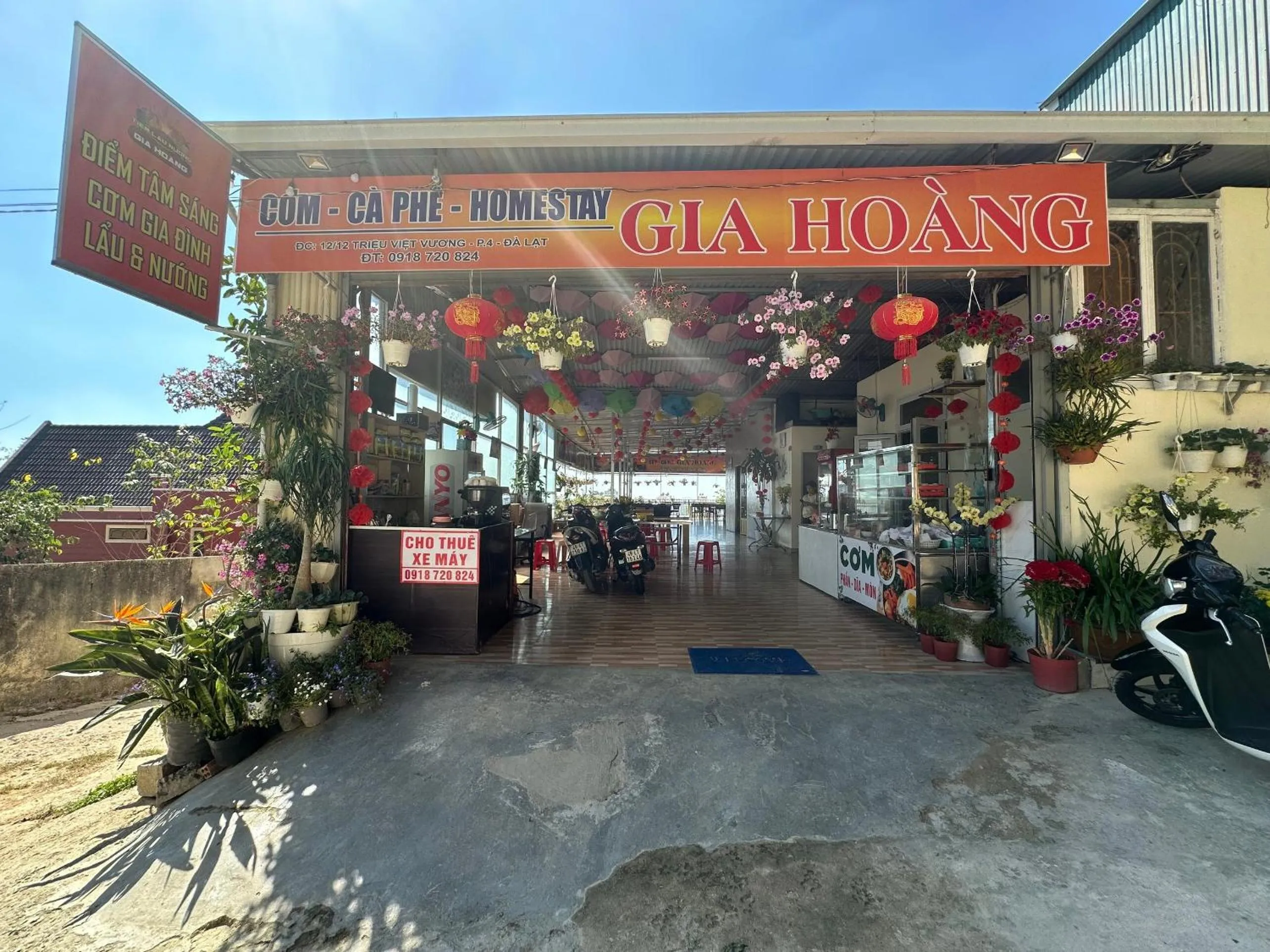 Facade/entrance in OYO 1228 Gia Hoang Homestay
