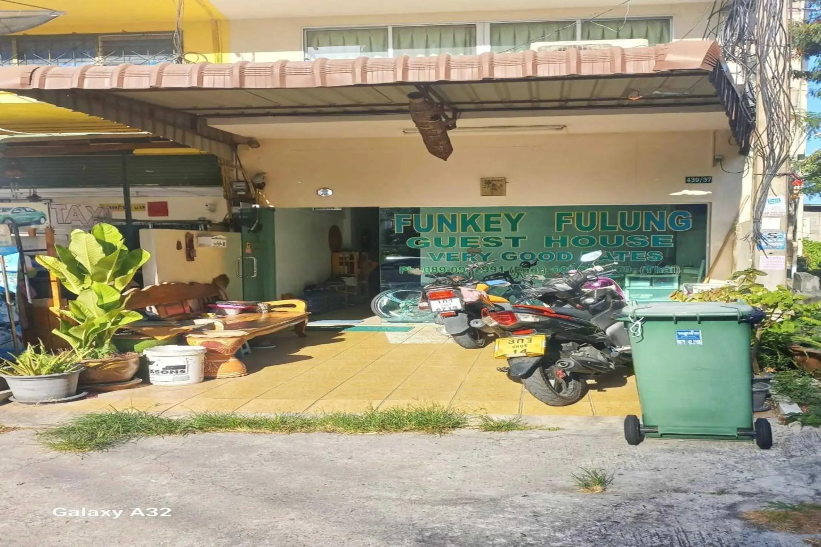 Facade/entrance in OYO 75474 Funkey Fulung Andy & Tan Guest House Facade/entrance in OYO 75474 Funkey Fulung Andy & Tan Guest House