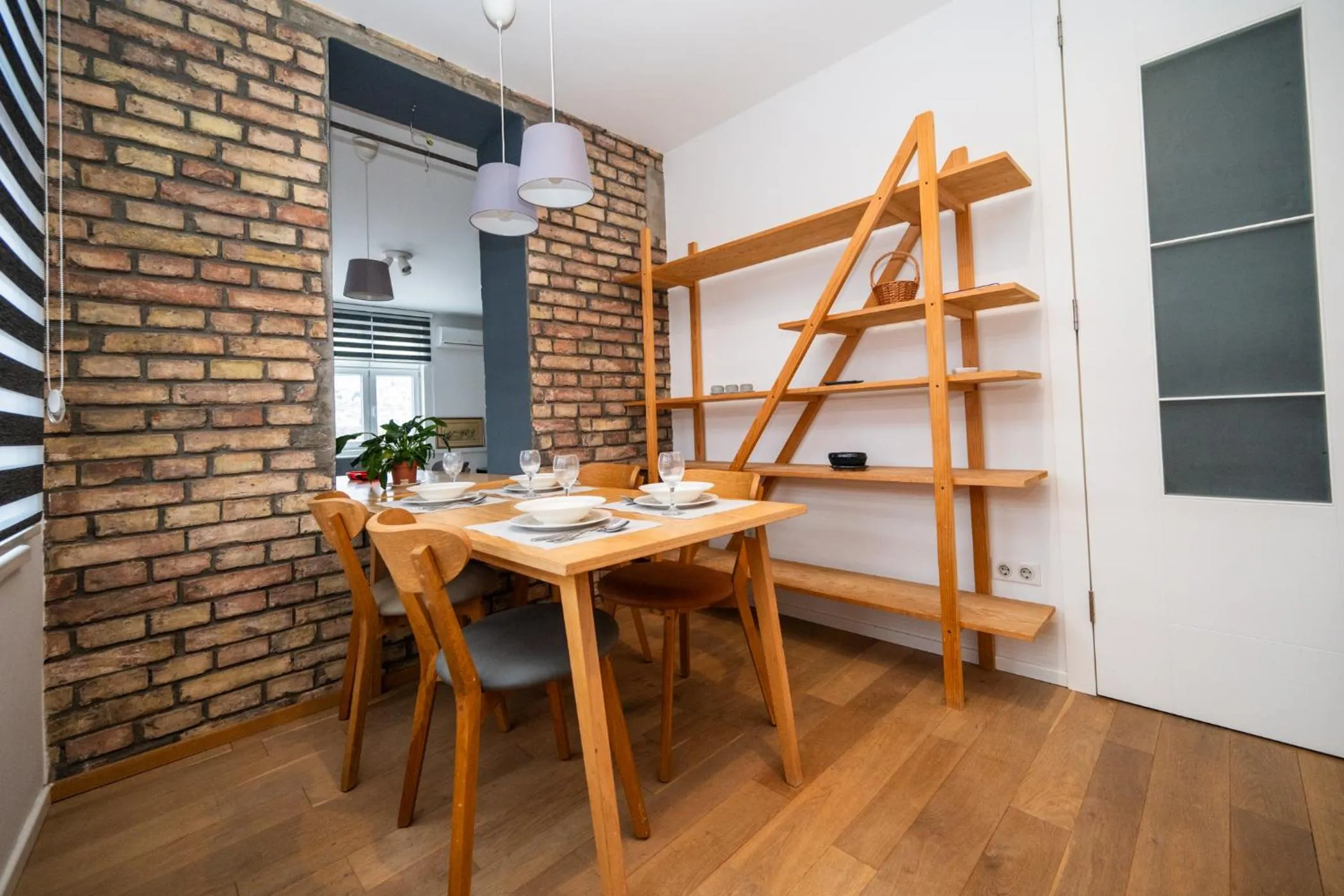 Design 1BDR Apartment with City view