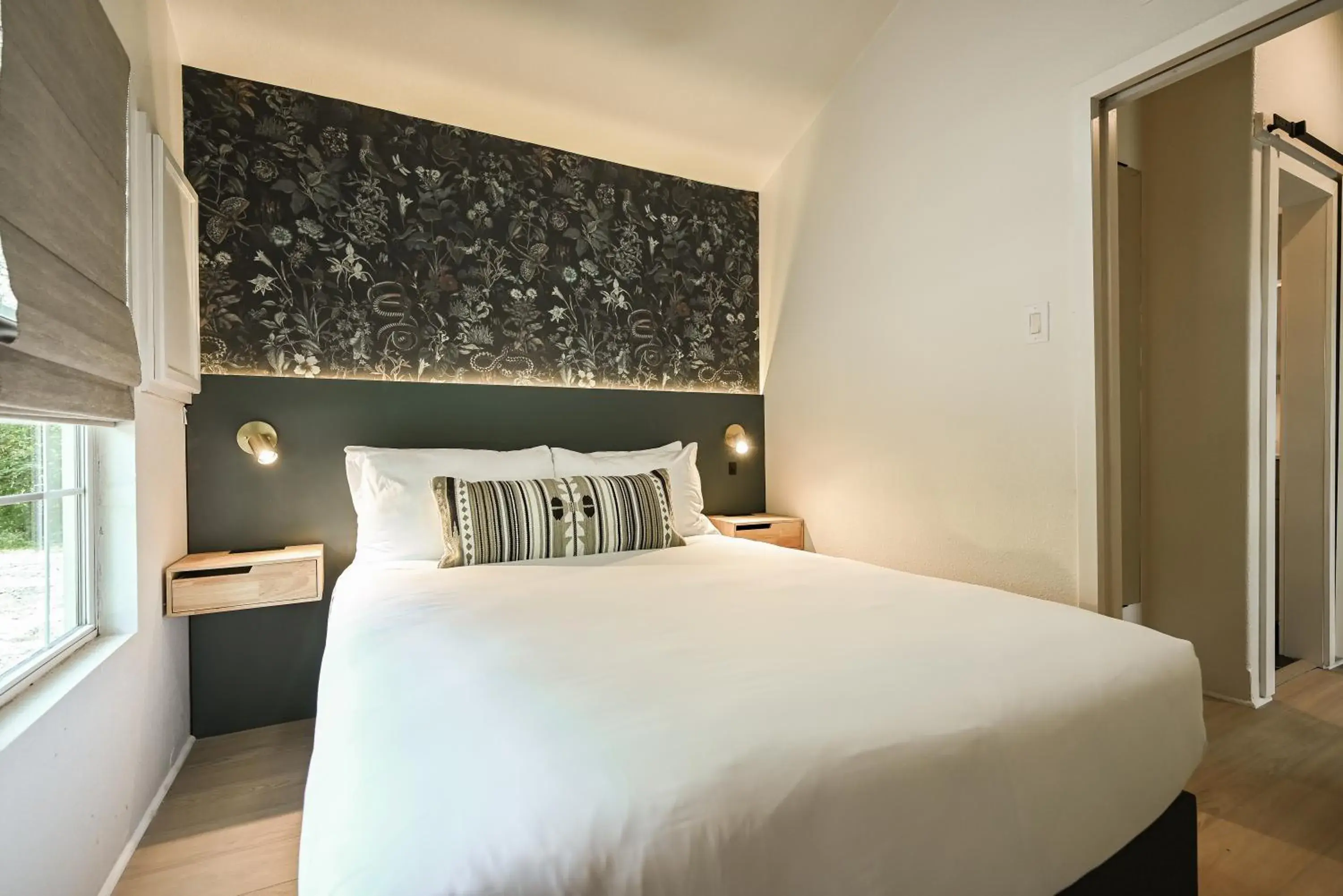 Bedroom, Bed in Melrose River Club Resort Bedroom, Bed in Melrose River Club Resort