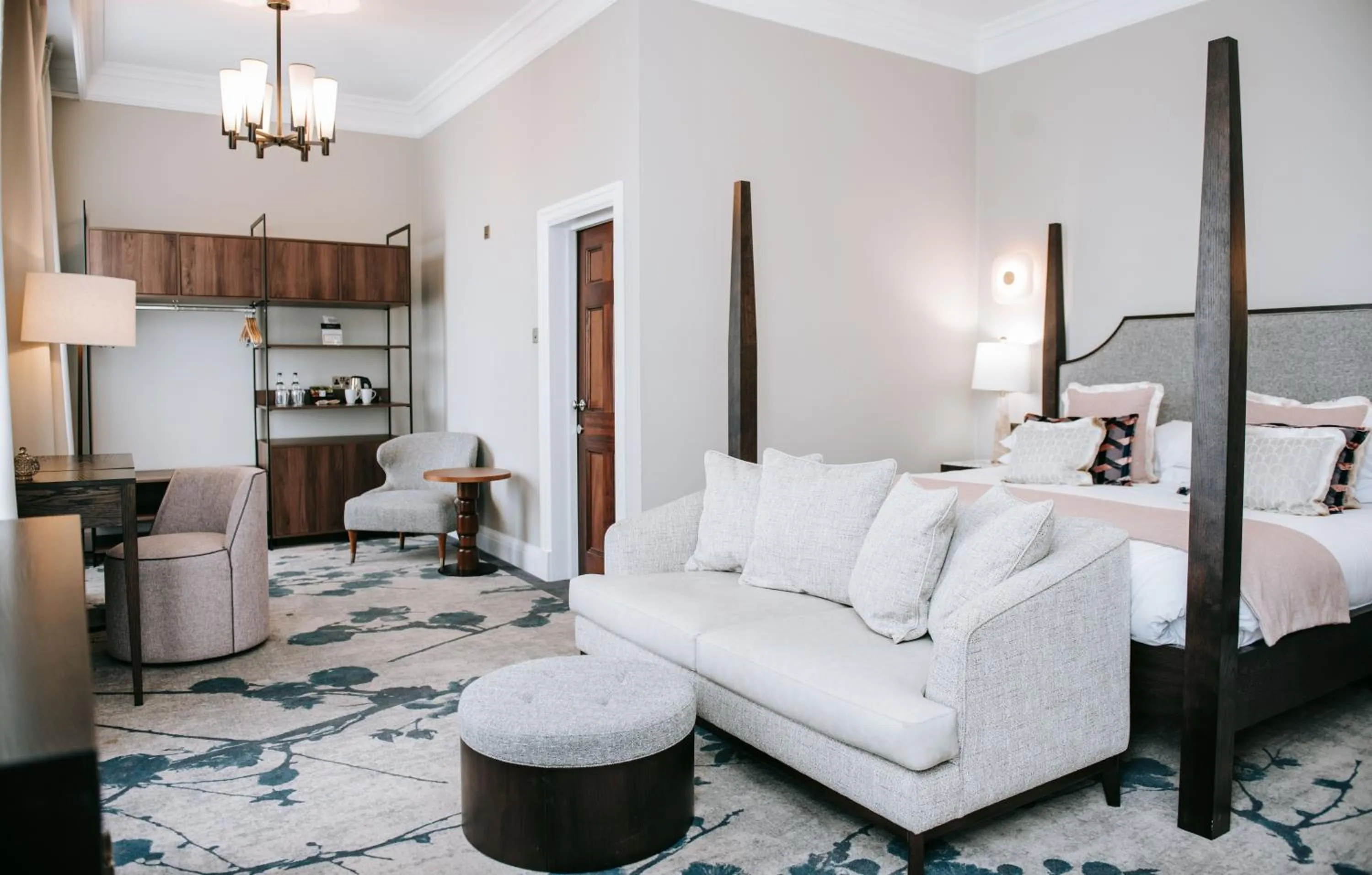 Living room, Bed in Mottram Hall