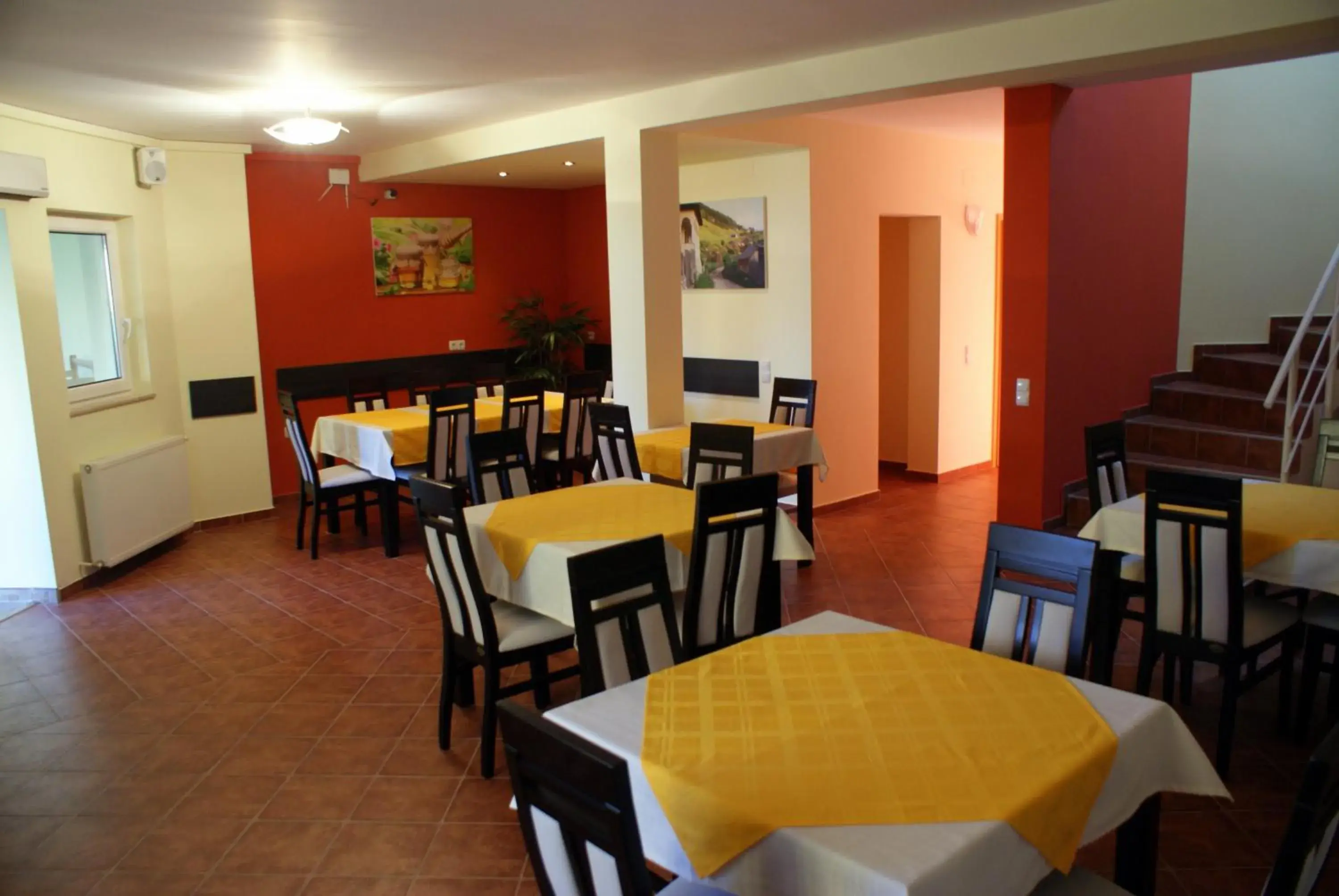 Restaurant/places to eat in Casa Ardeleneasca Restaurant/places to eat in Casa Ardeleneasca