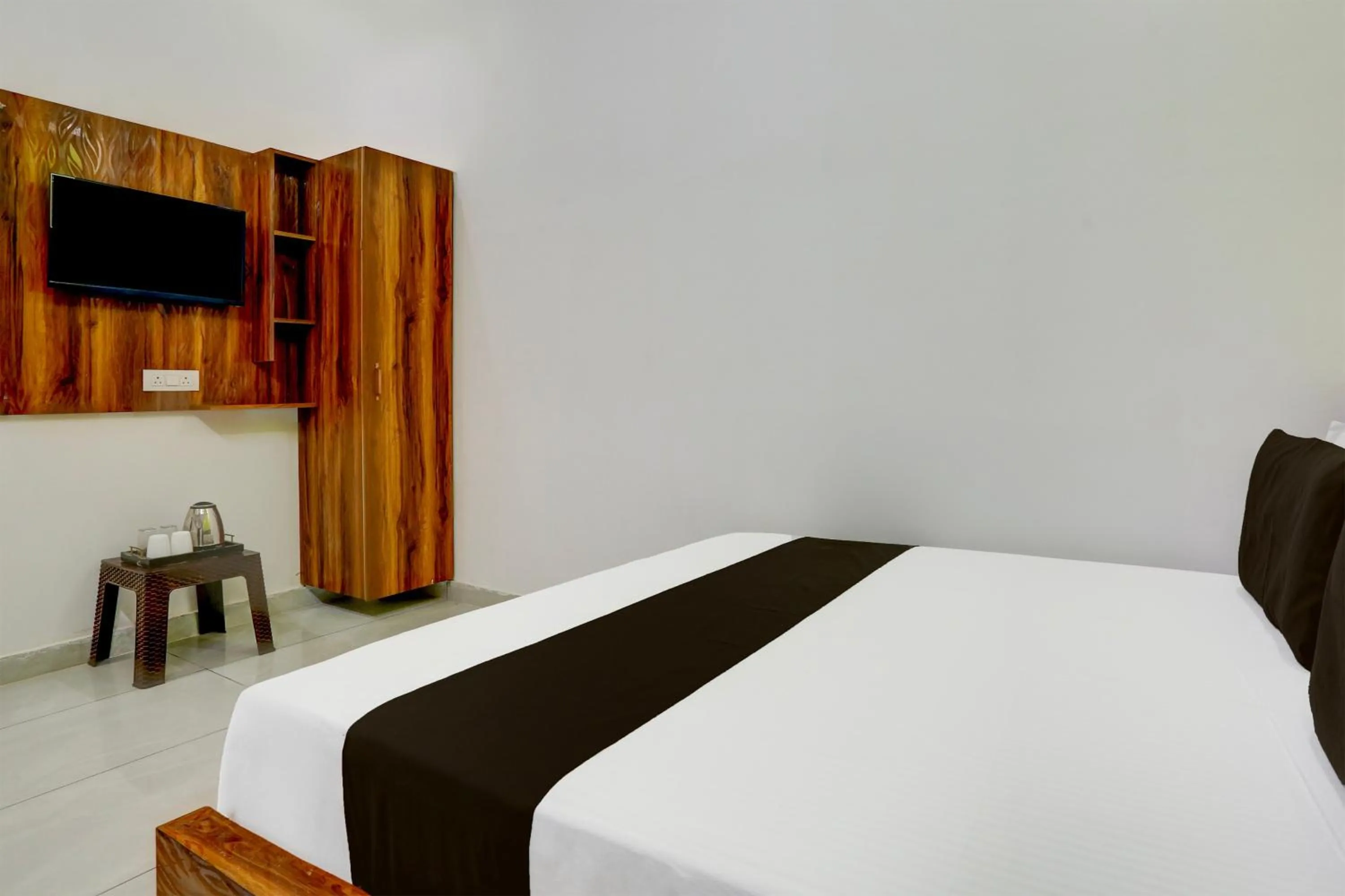 Bedroom, Bed in Hotel O Adinath Guest House