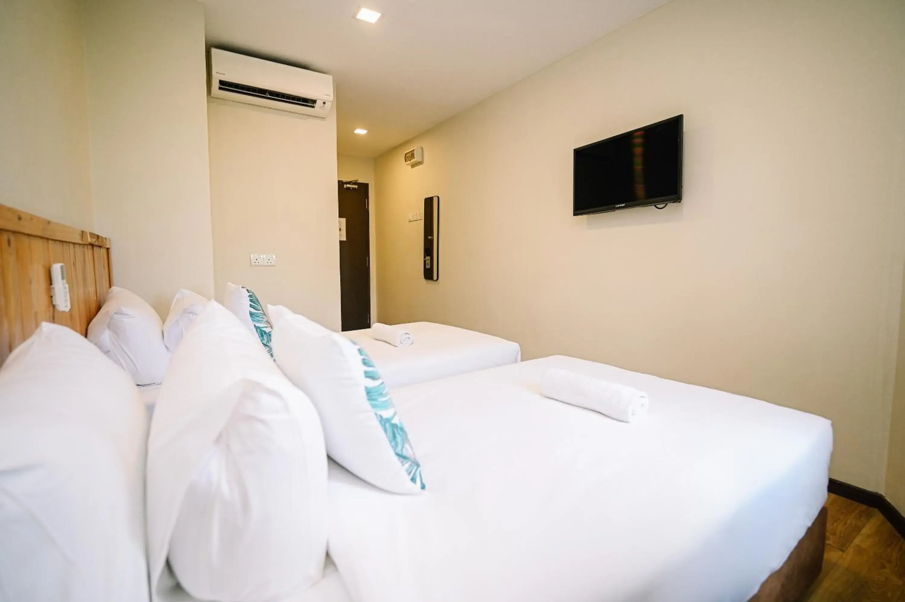 Bed in Swing & Pillows - Apple Hotel Shah Alam Bed in Swing & Pillows - Apple Hotel Shah Alam