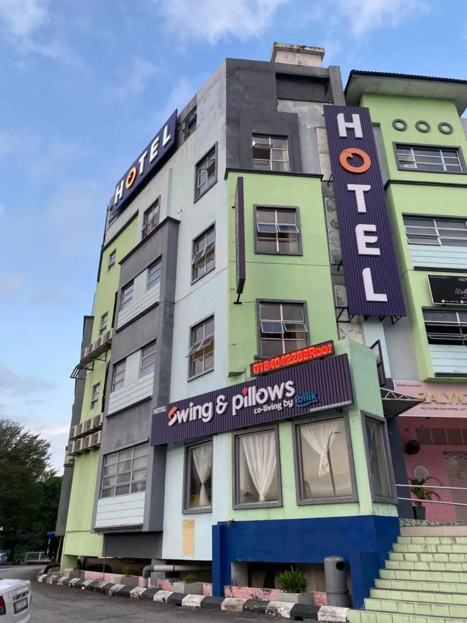 Swing & Pillows - Apple Hotel Shah Alam