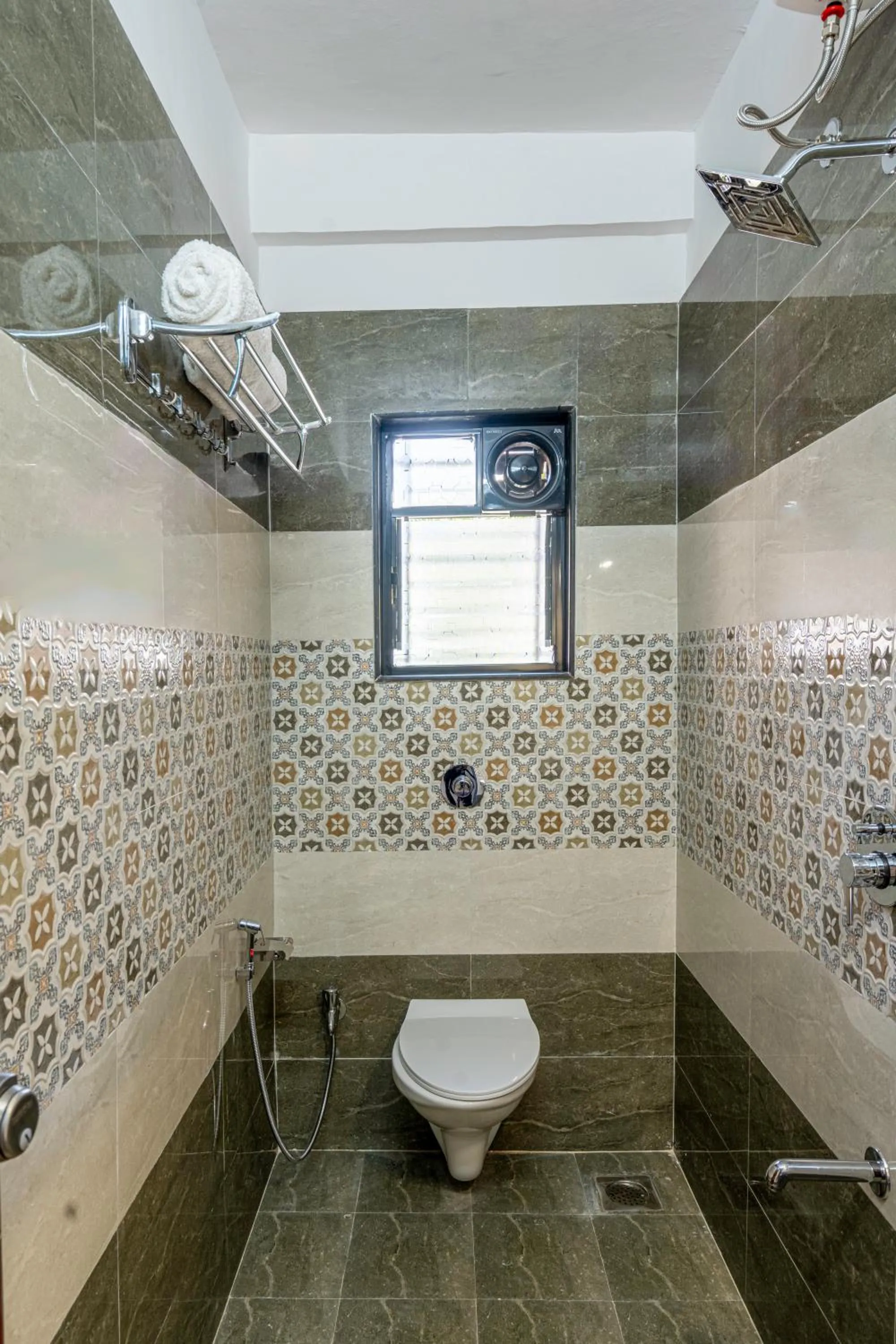 Shower in StayBird - Divine Suites, Business Hotel, Kharadi