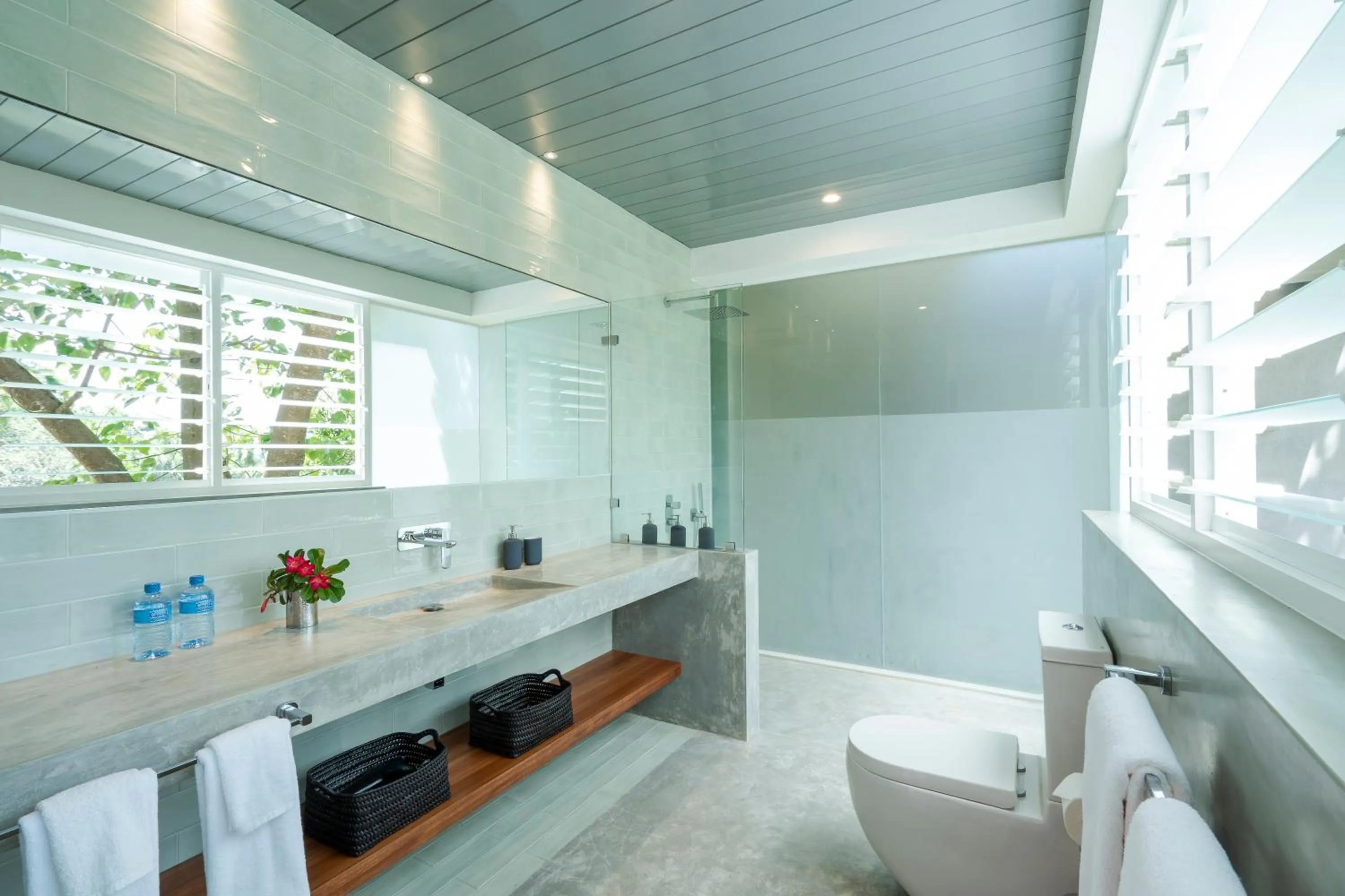 Shower in The Nine Mirissa