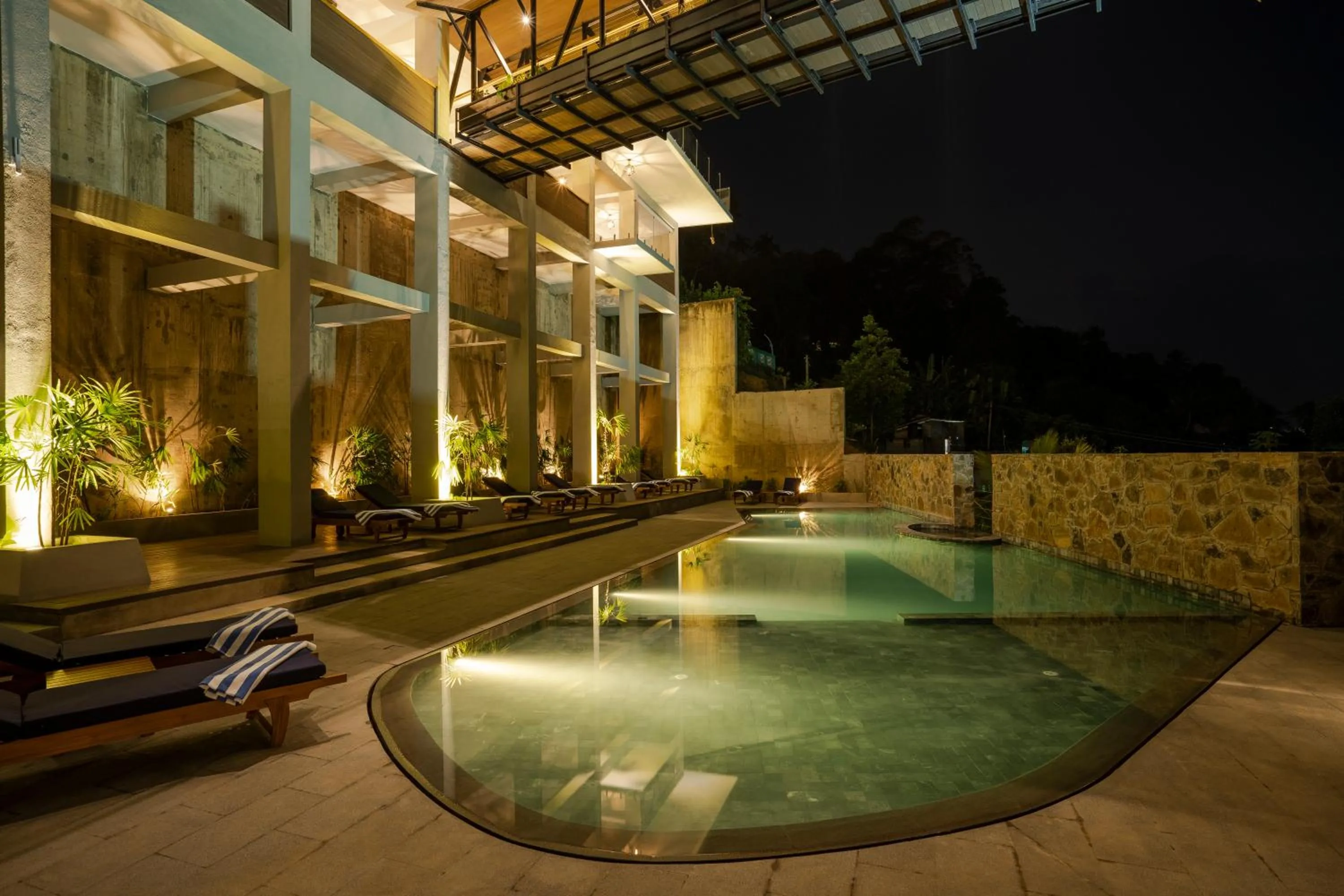 Night in The Nine Mirissa