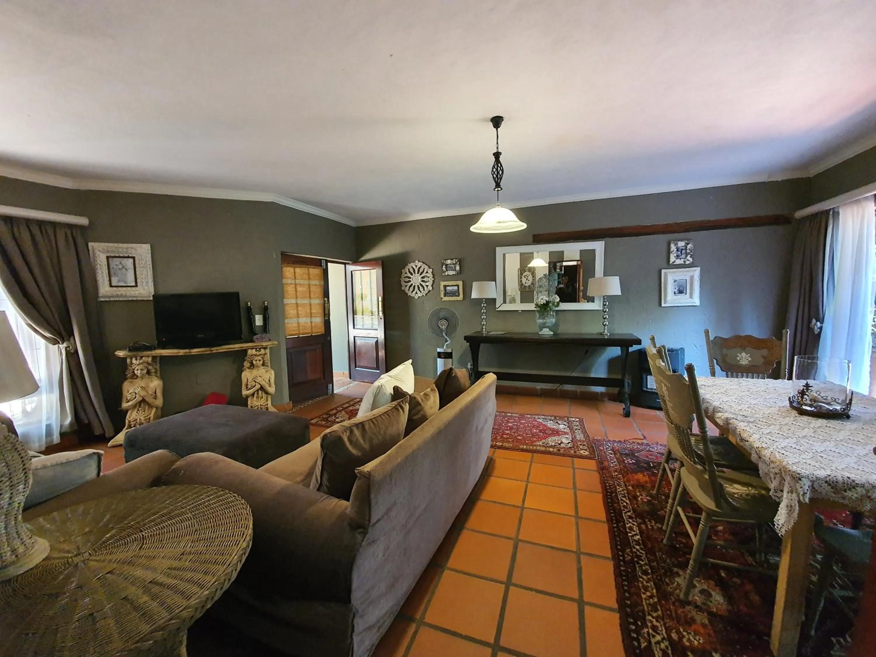 Waterhouse Guest Lodge - Indus Street