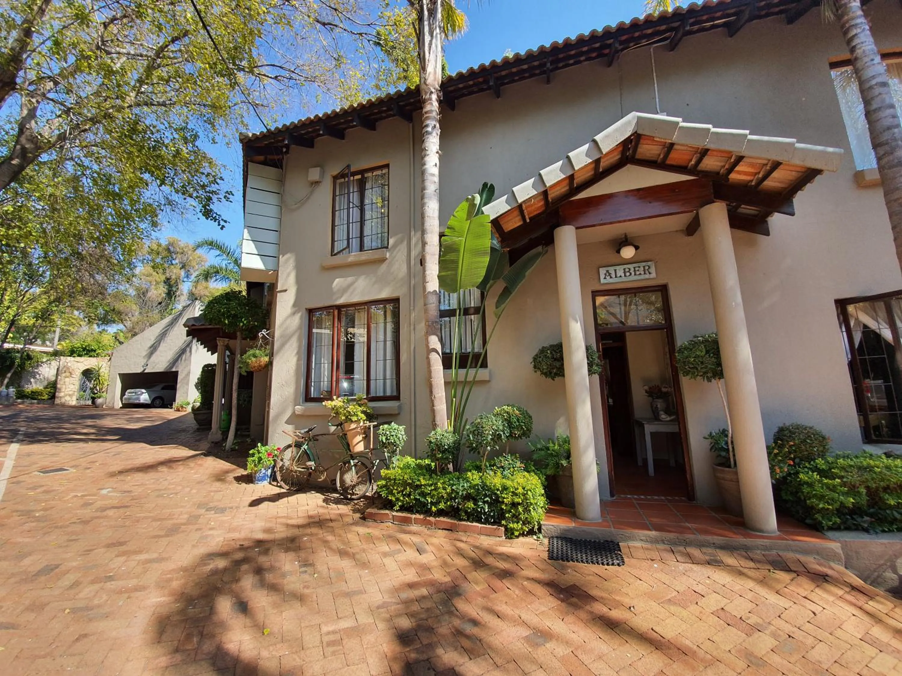 Waterhouse Guest Lodge - Indus Street