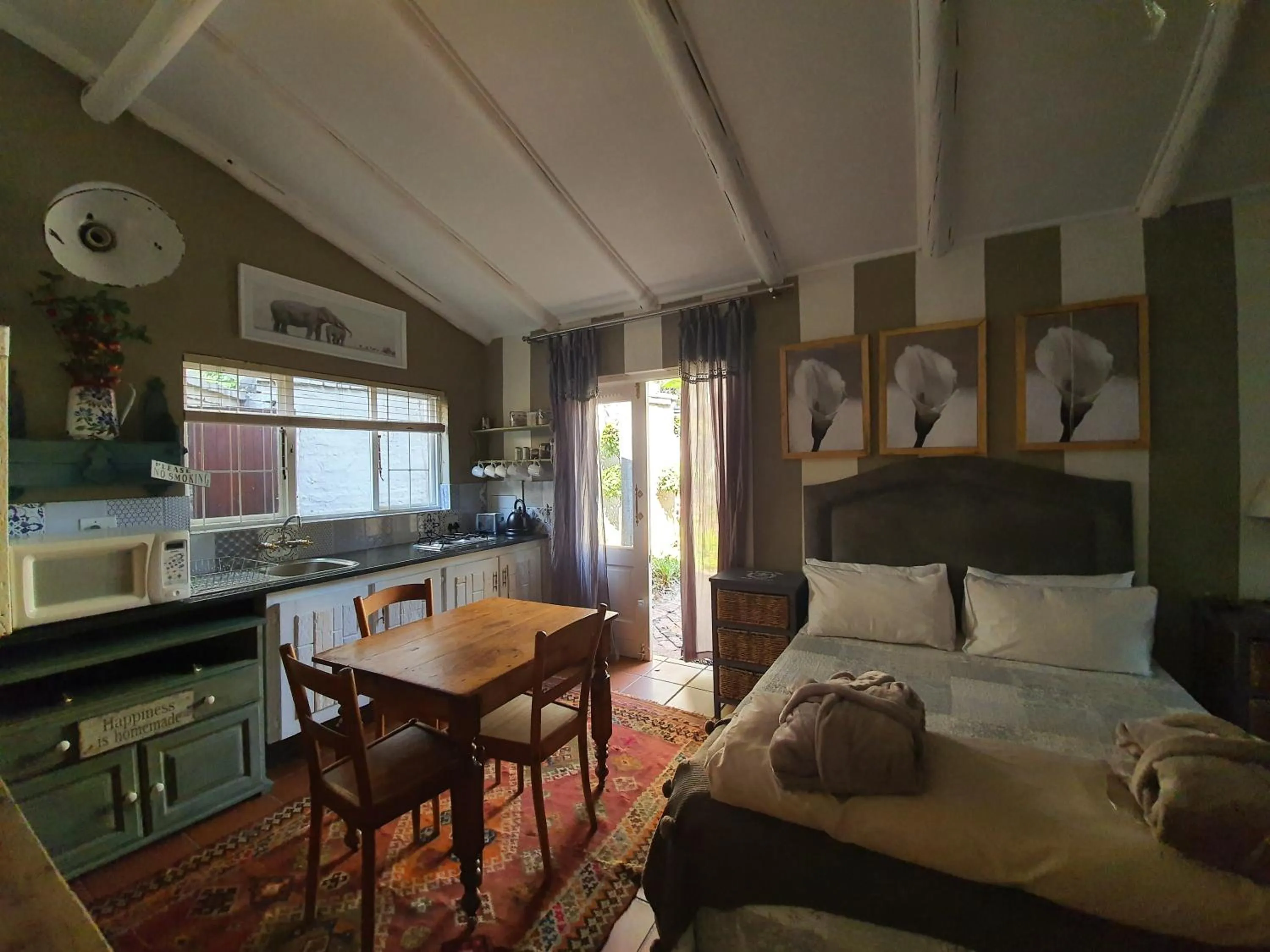 Waterhouse Guest Lodge - Indus Street