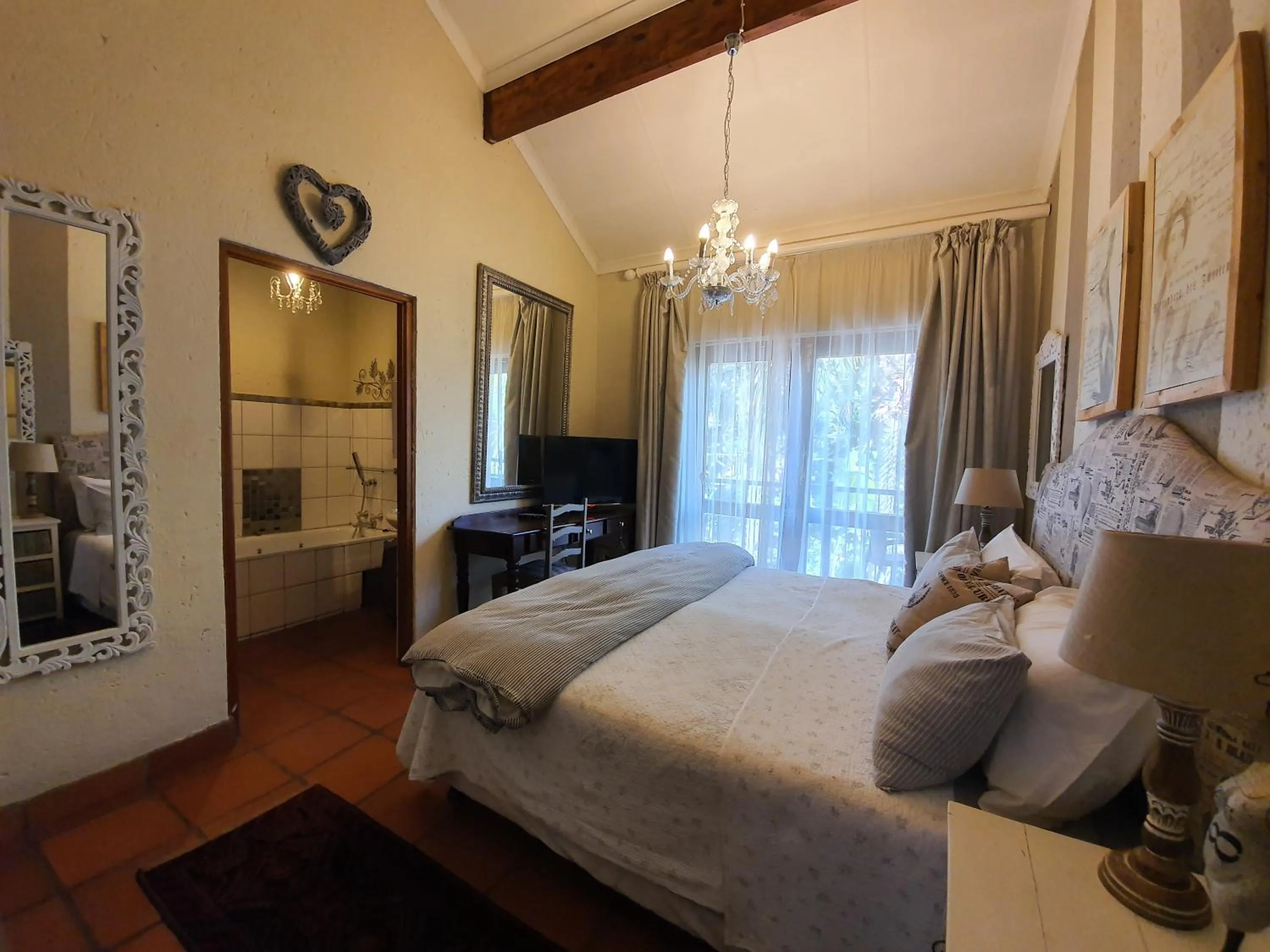 Bed in Waterhouse Guest Lodge - Indus Street