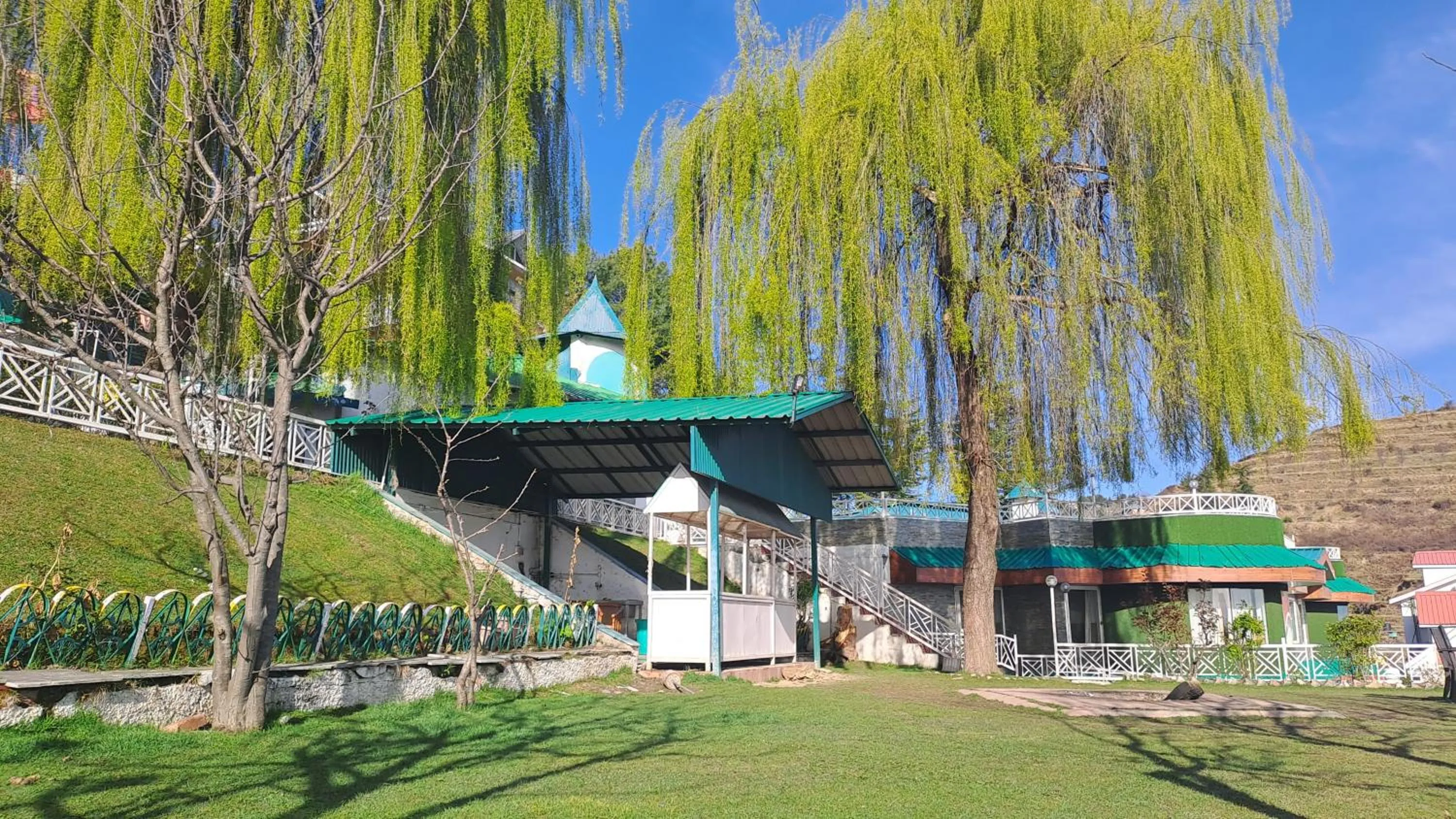 Garden in Galleu Hill Resort, Kufri Himalayan view resort