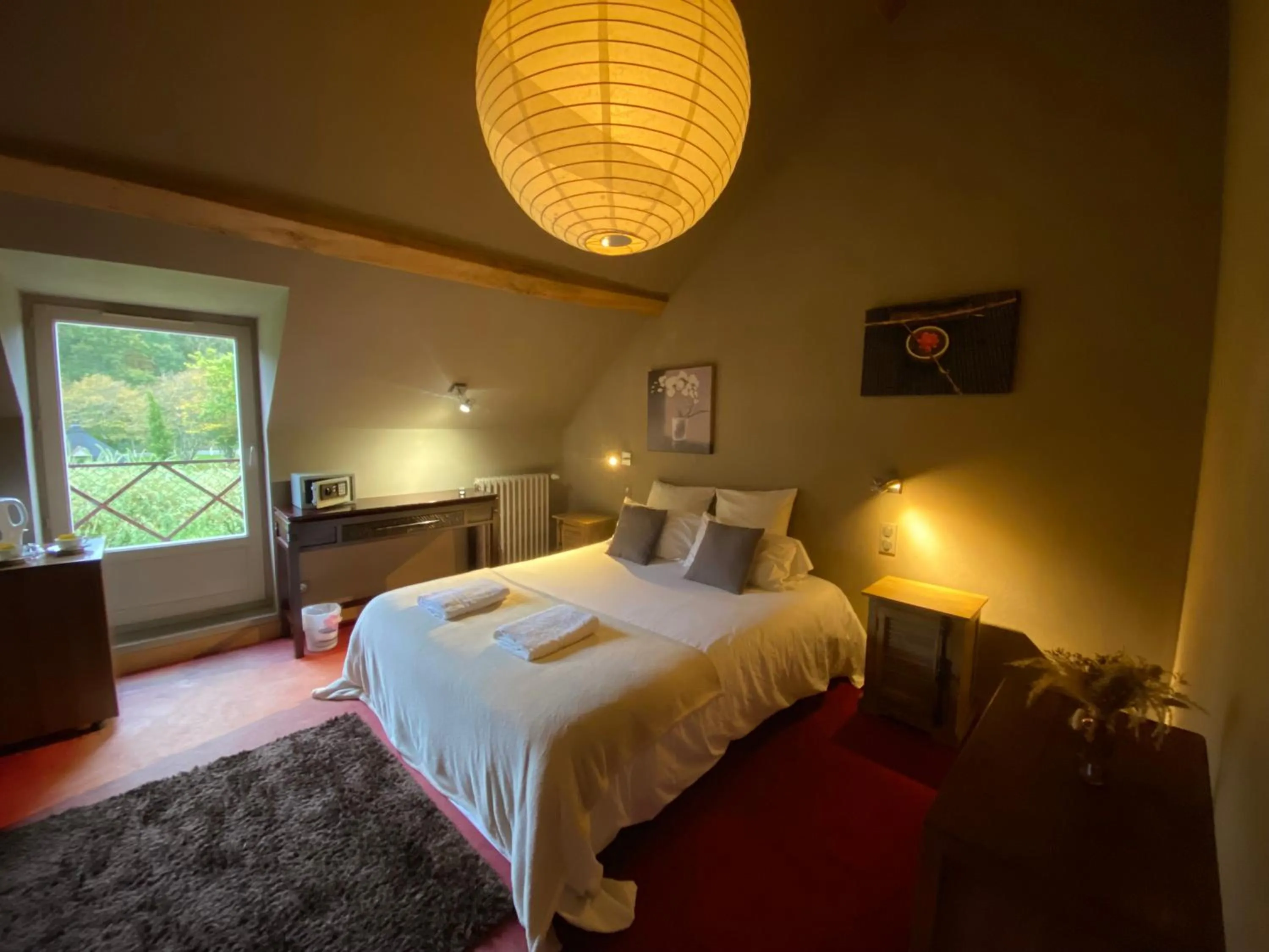 Photo of the whole room, Bed in Hotel Moulin de Villiers
