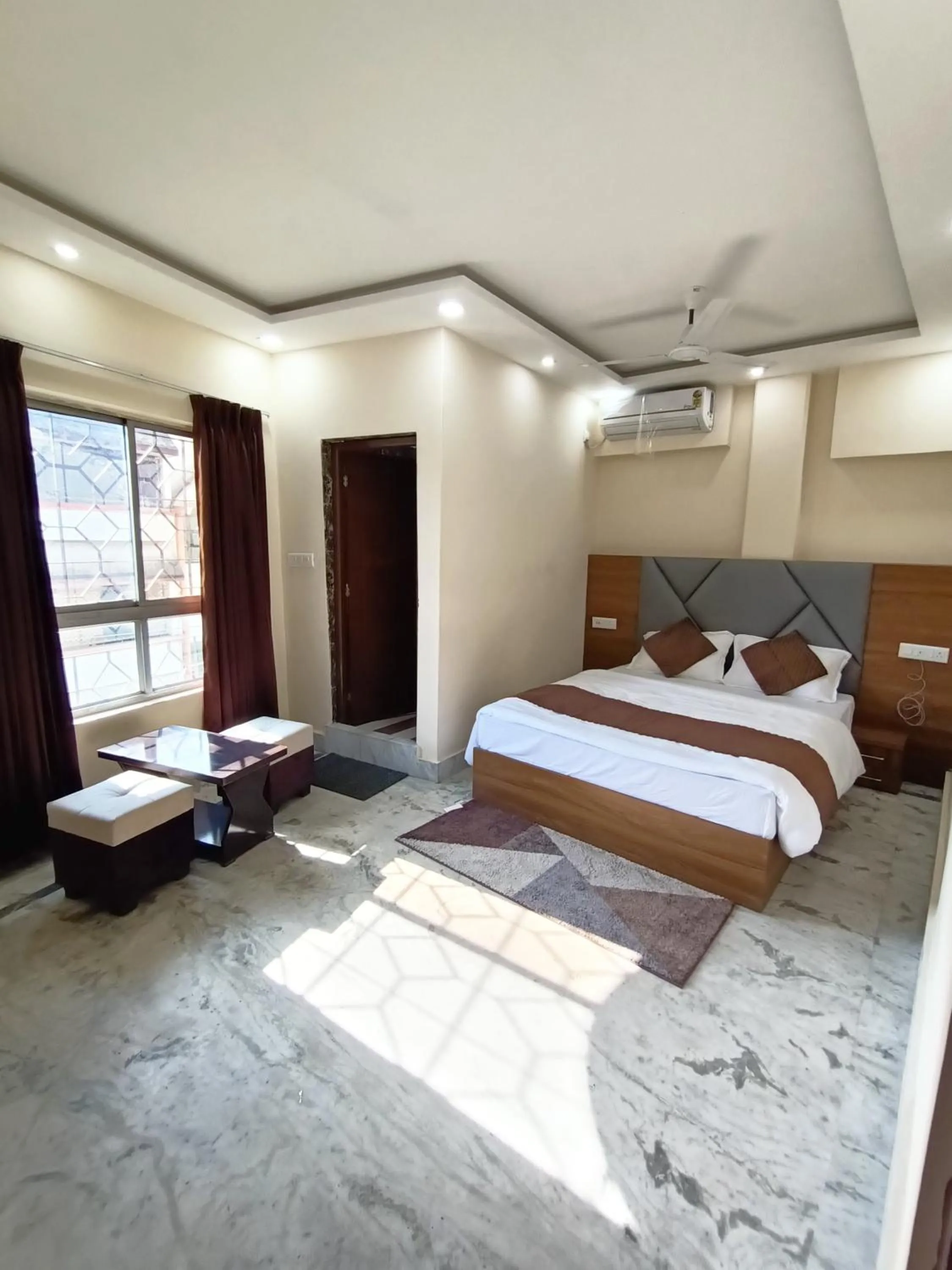 Property building, Bed in Collection O Hotel Danish Dreamstay