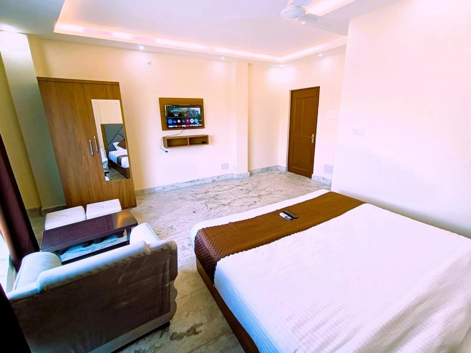 Property building, Bed in Collection O Hotel Danish Dreamstay