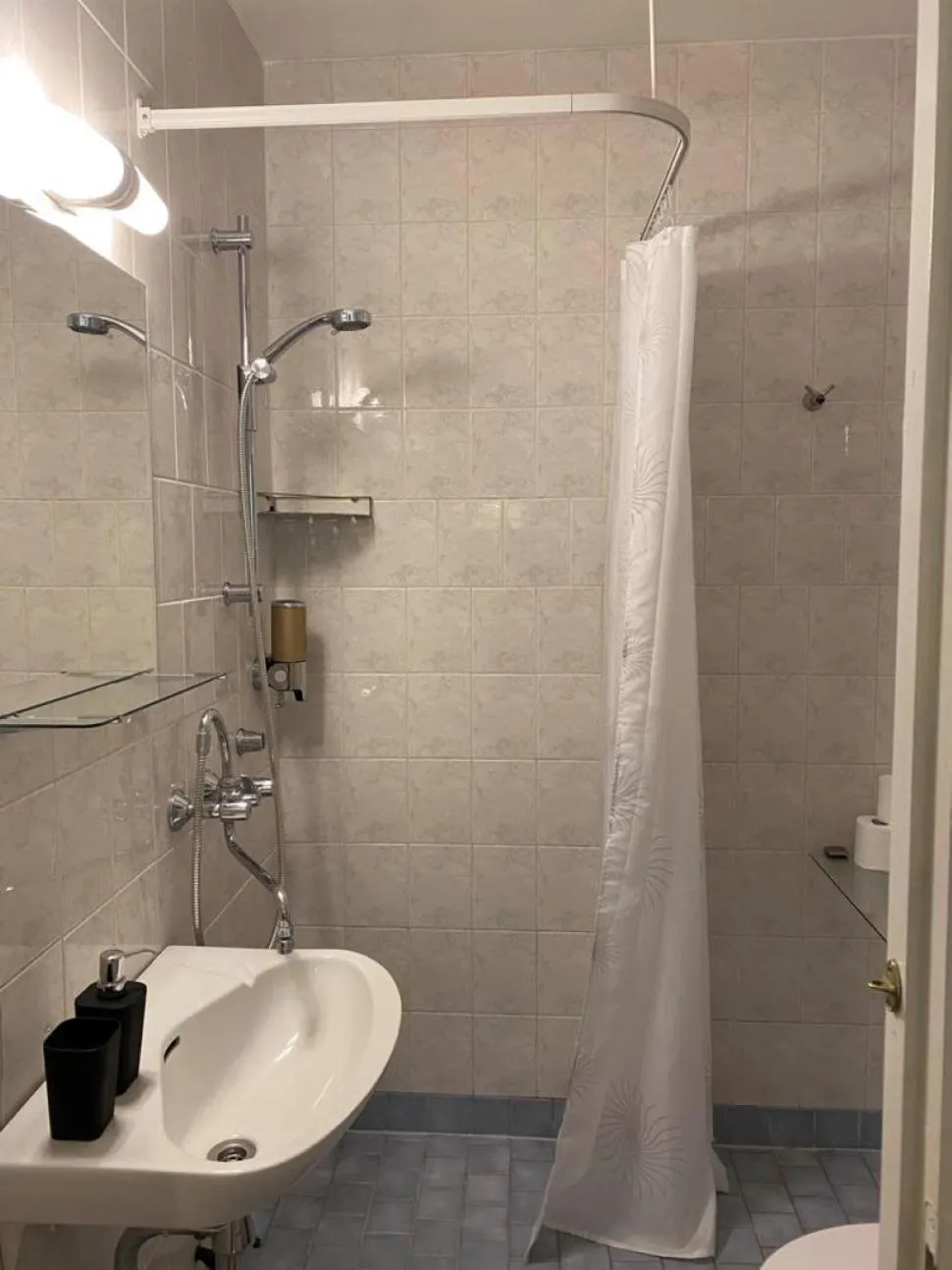 Shower in Trivsam Studio