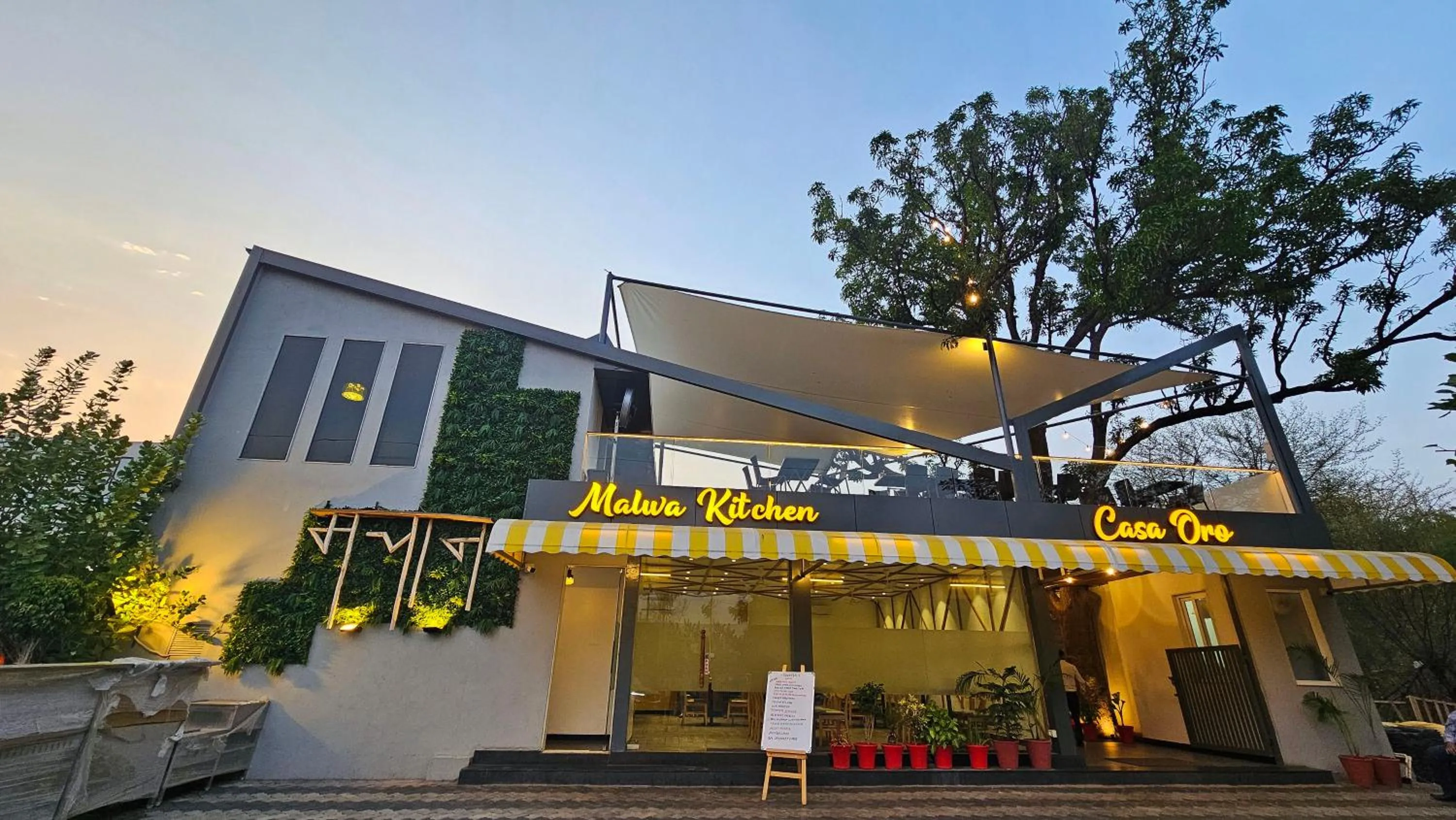 Property building in Casa Oro