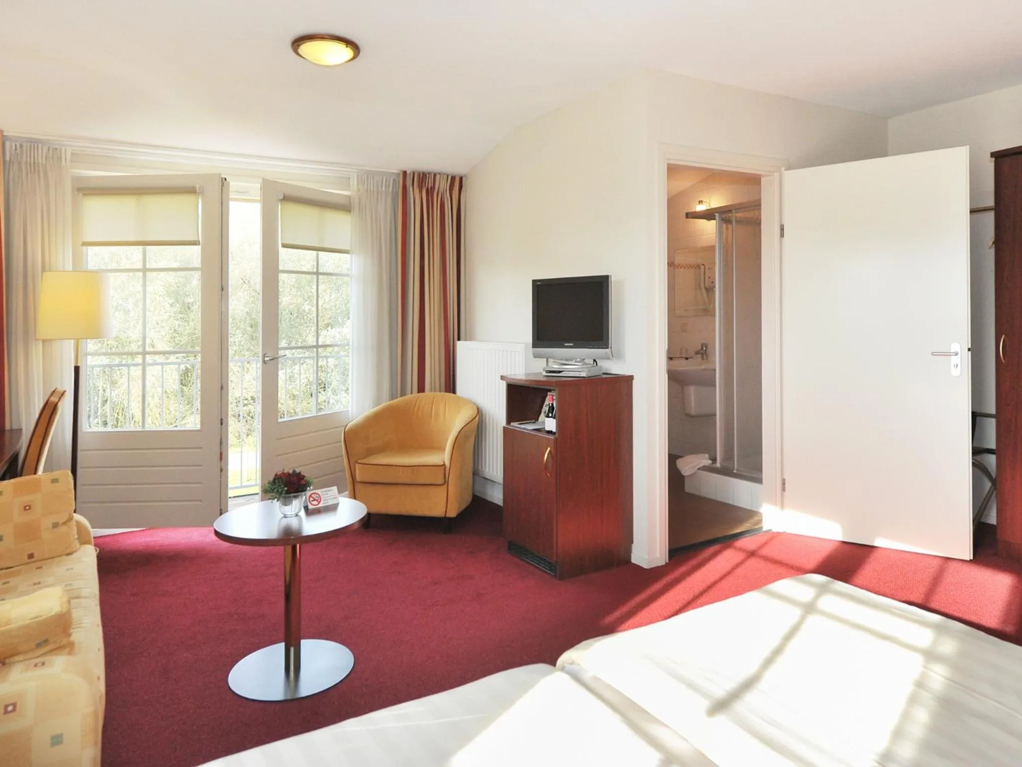 Photo of the whole room, Bed in de Brabantse Biesbosch