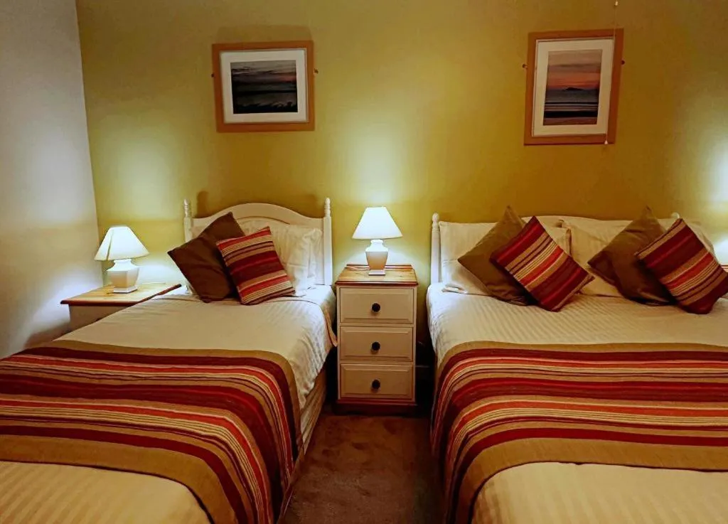 Bedroom, Bed in Ocean Haze Hotel