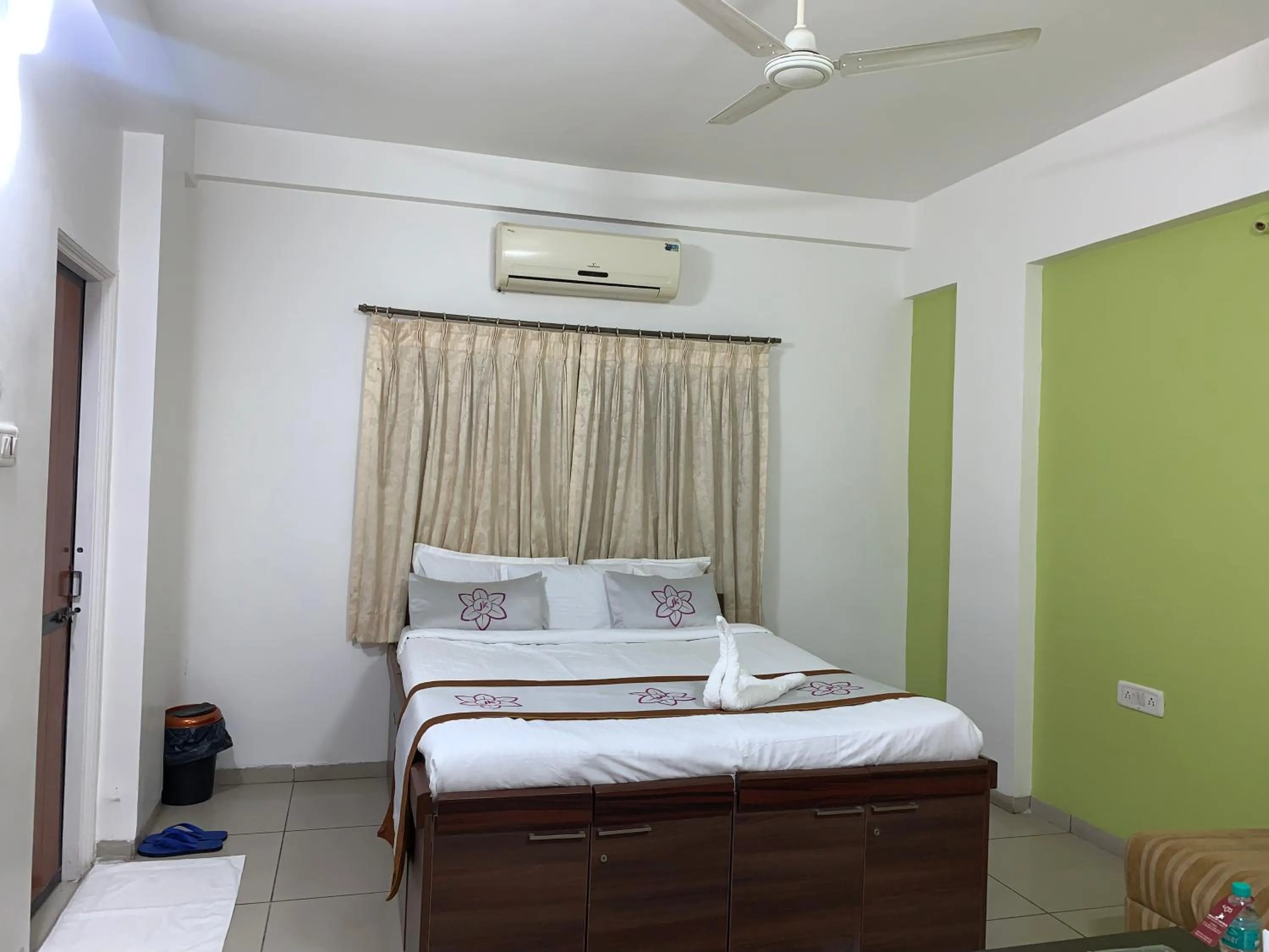 Bed in Hotel JK Lions - Koradi, Nagpur