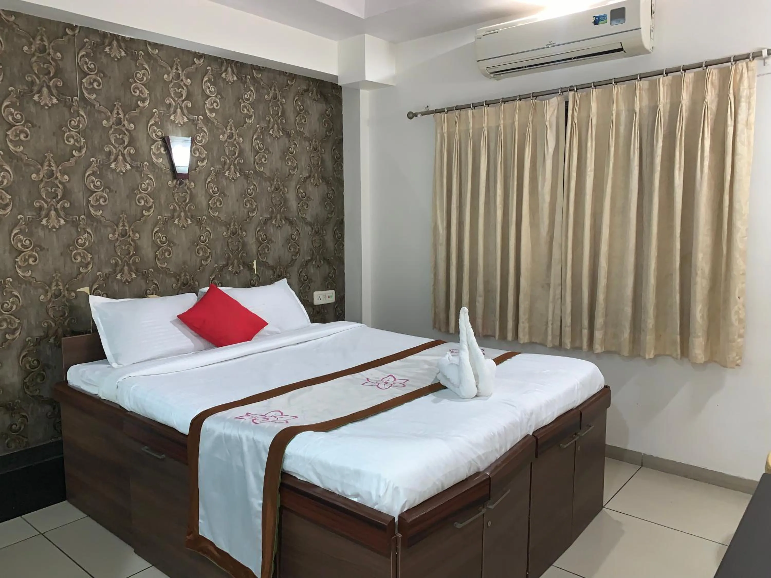 Bed in Hotel JK Lions - Koradi, Nagpur