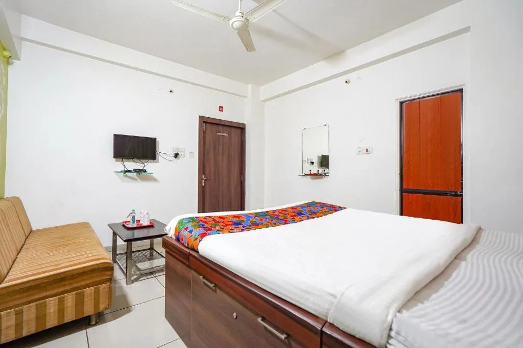 TV and multimedia, Bed in Hotel JK Lions - Koradi, Nagpur