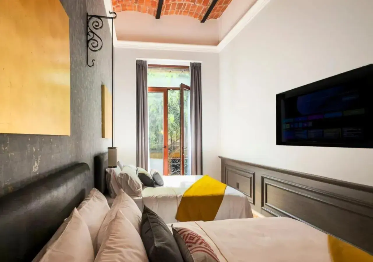 Deluxe Twin Room in Hotel Bellas Artes Deluxe Twin Room in Hotel Bellas Artes