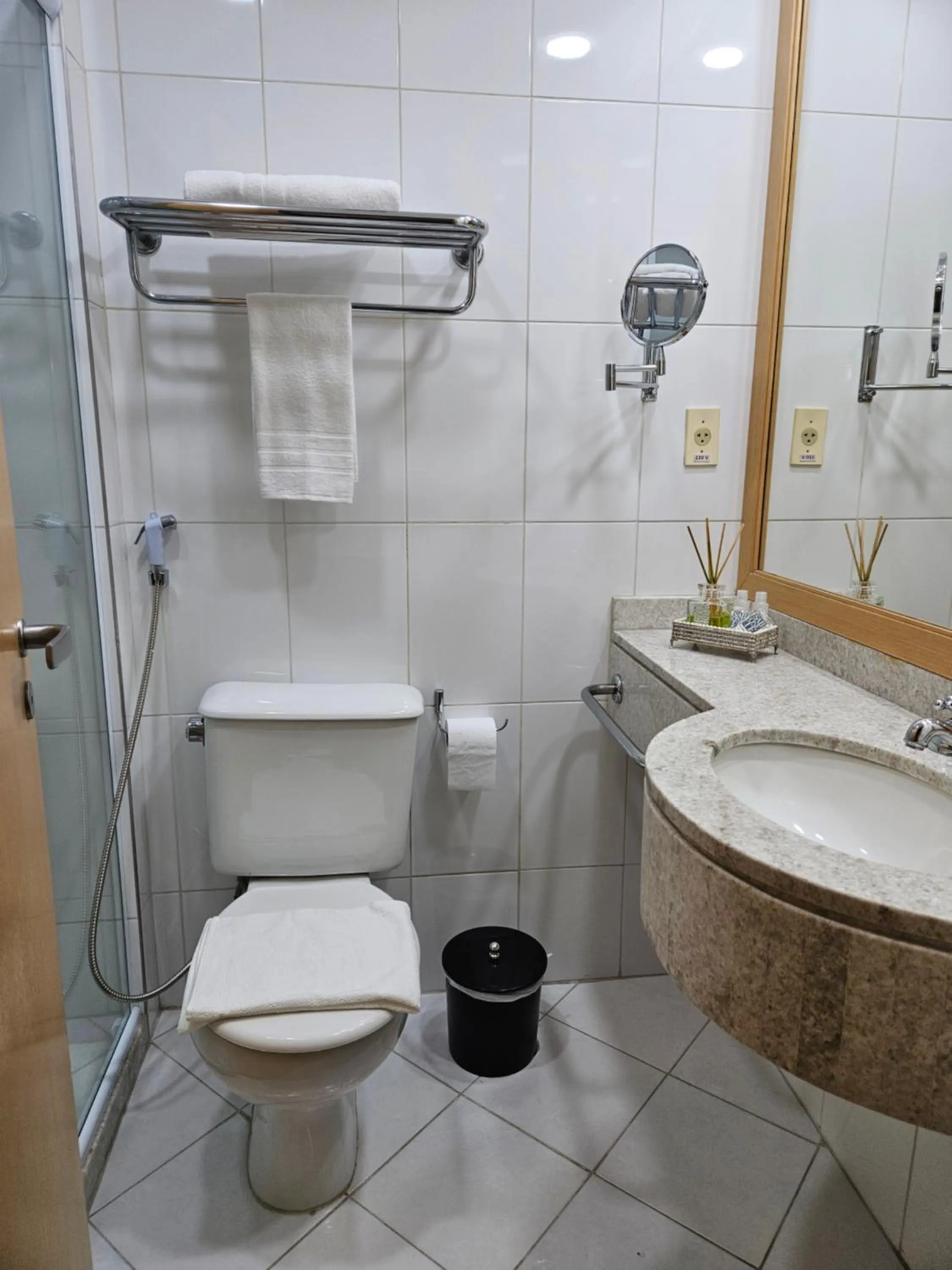 Bathroom in Flat Hotel Slaviero Guarulhos