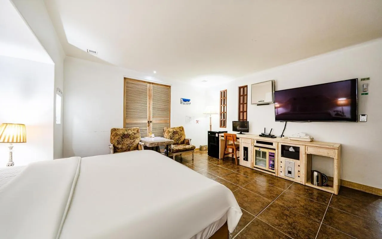 Bed in Asan Paradise