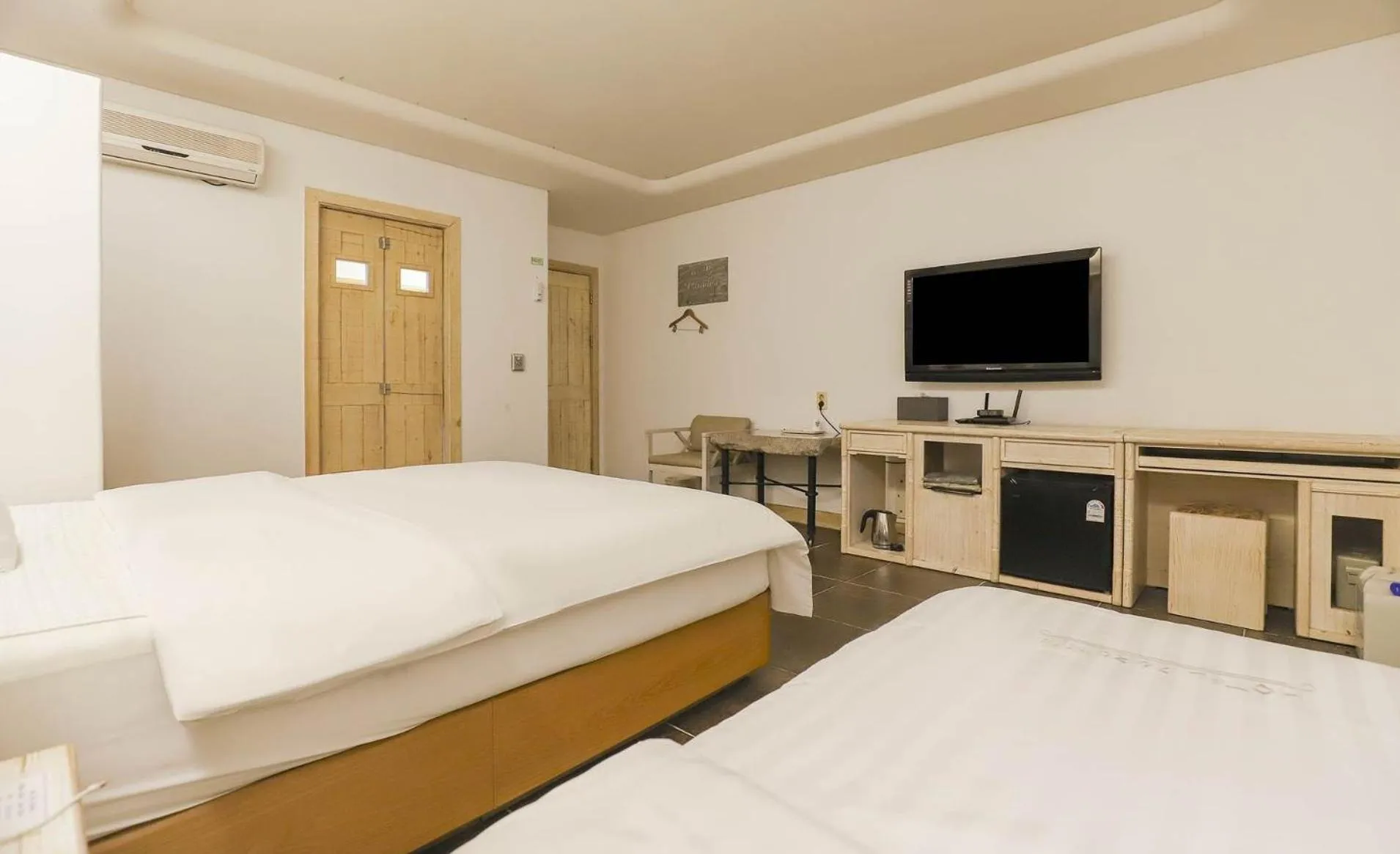 Bed in Asan Paradise