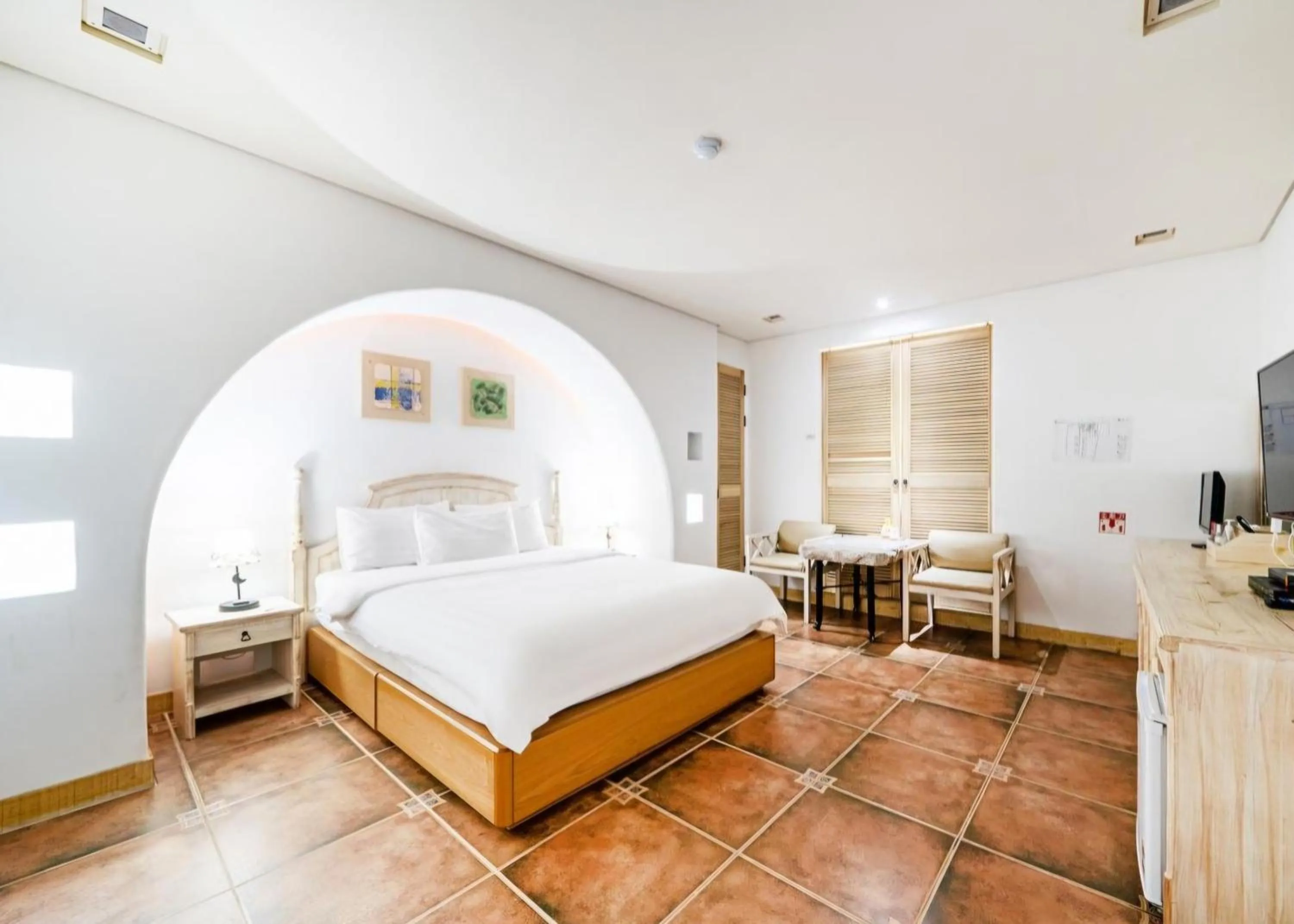 Bed in Asan Paradise