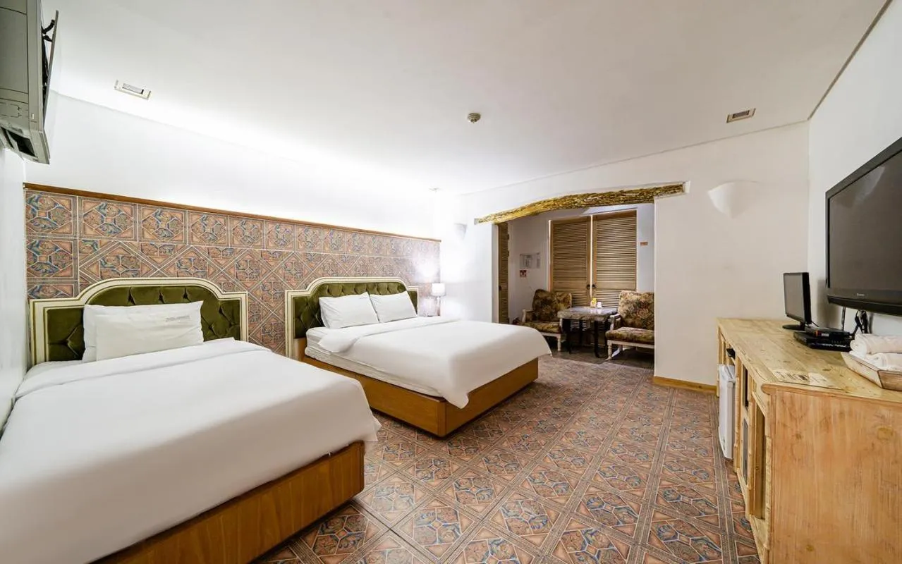 Bed in Asan Paradise