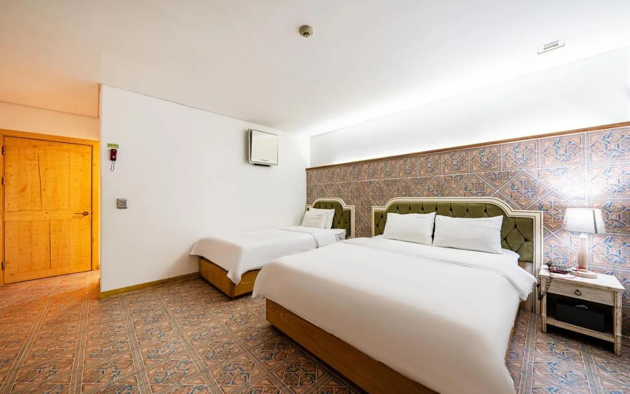 Bed in Asan Paradise