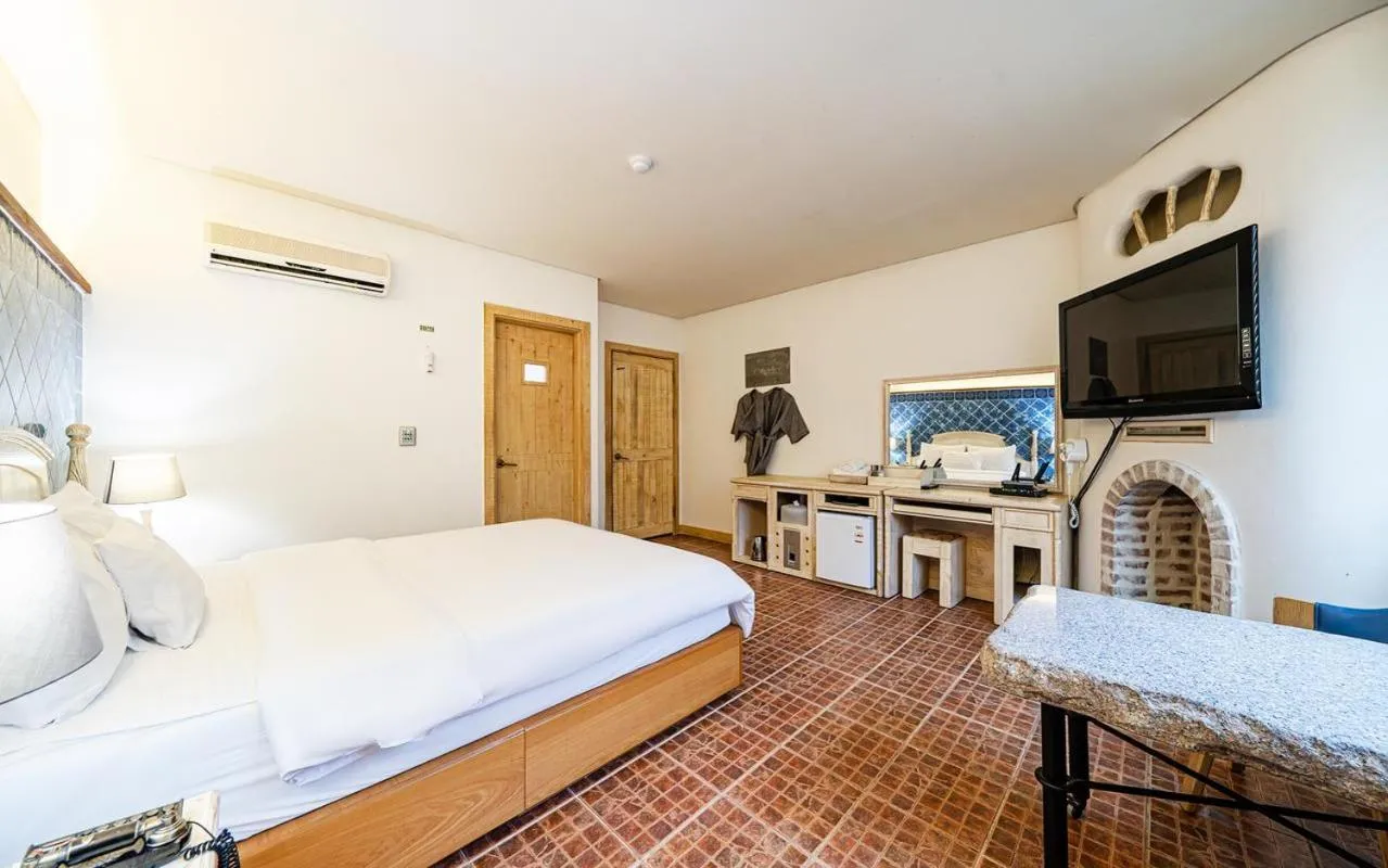 Bed in Asan Paradise