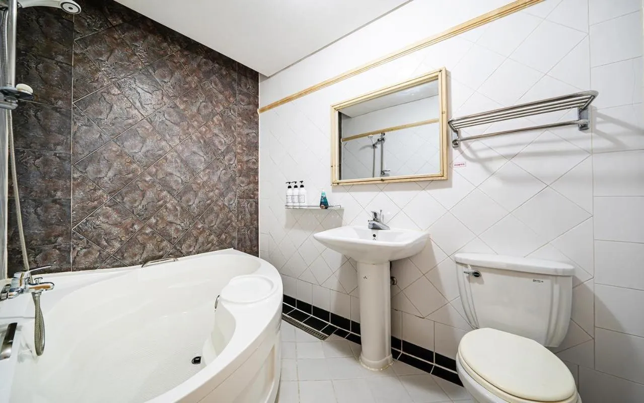 Toilet in Asan Paradise