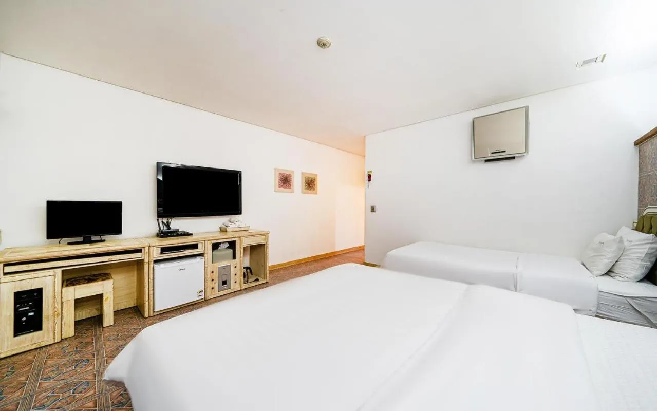 Bed in Asan Paradise