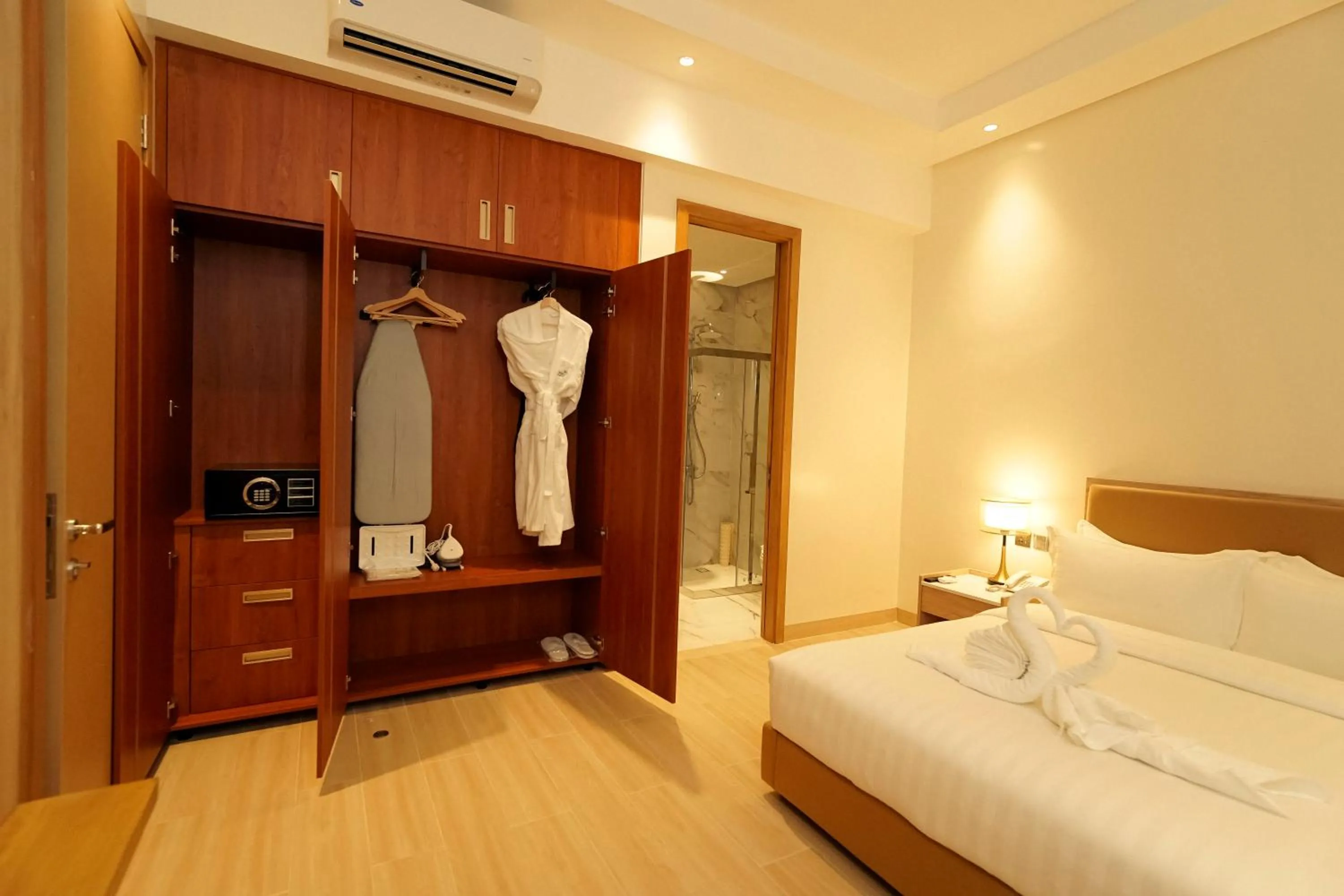 safe, Bed in Cocotree Resort