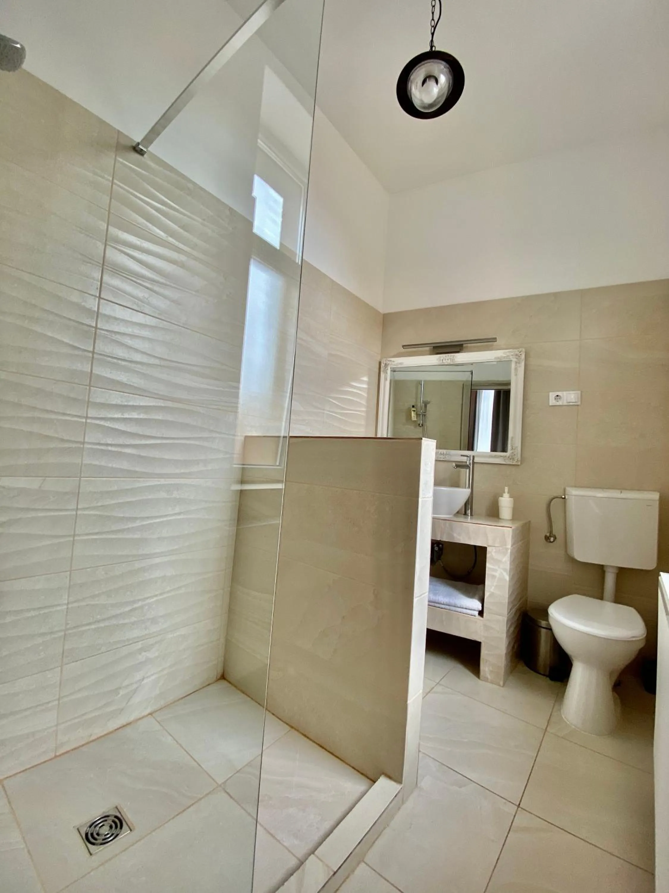 Bathroom in Casa Balcescu